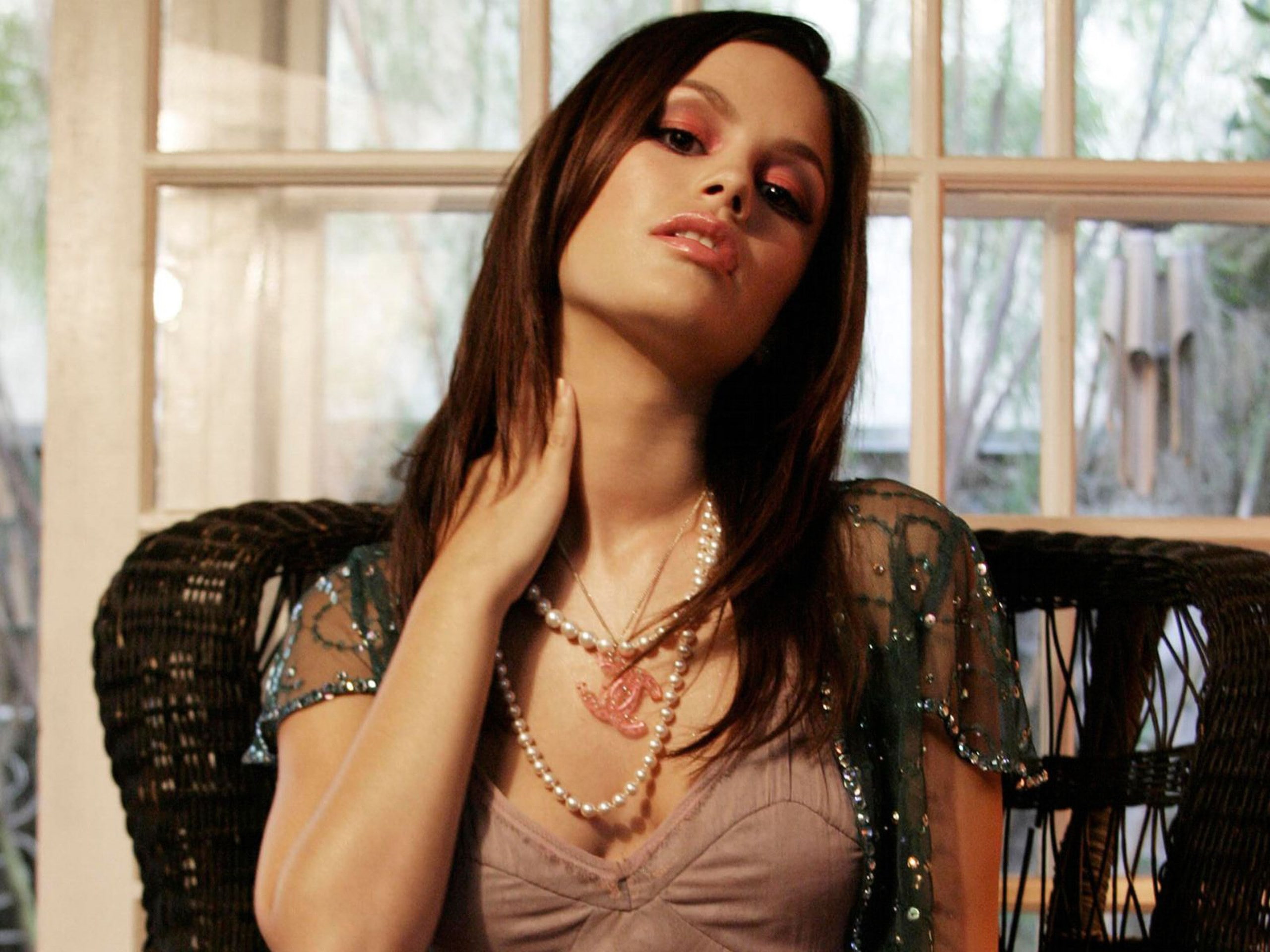blouse, hair, long hair, fashion, brown hair, 2K, beautiful woman, contemplation, beauty, adult, women, jewelry, young adult, necklace, front view, headshot, HD Wallpaper