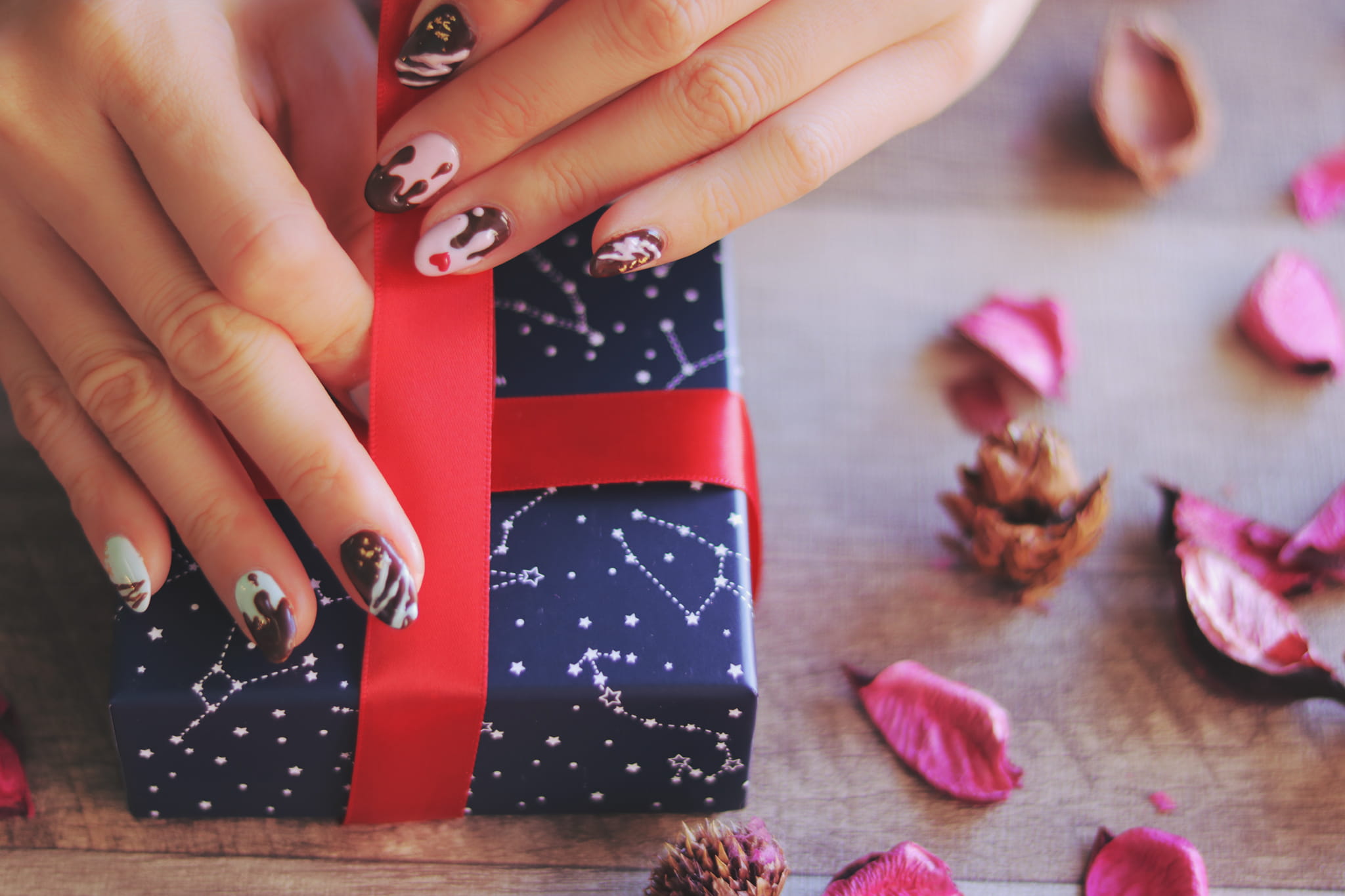red, person, adults only, box, nail, fingernail, caucasian Ethnicity, table, leisure activity, 1080P, holding, blue, females, nail polish, printed, hand, HD Wallpaper