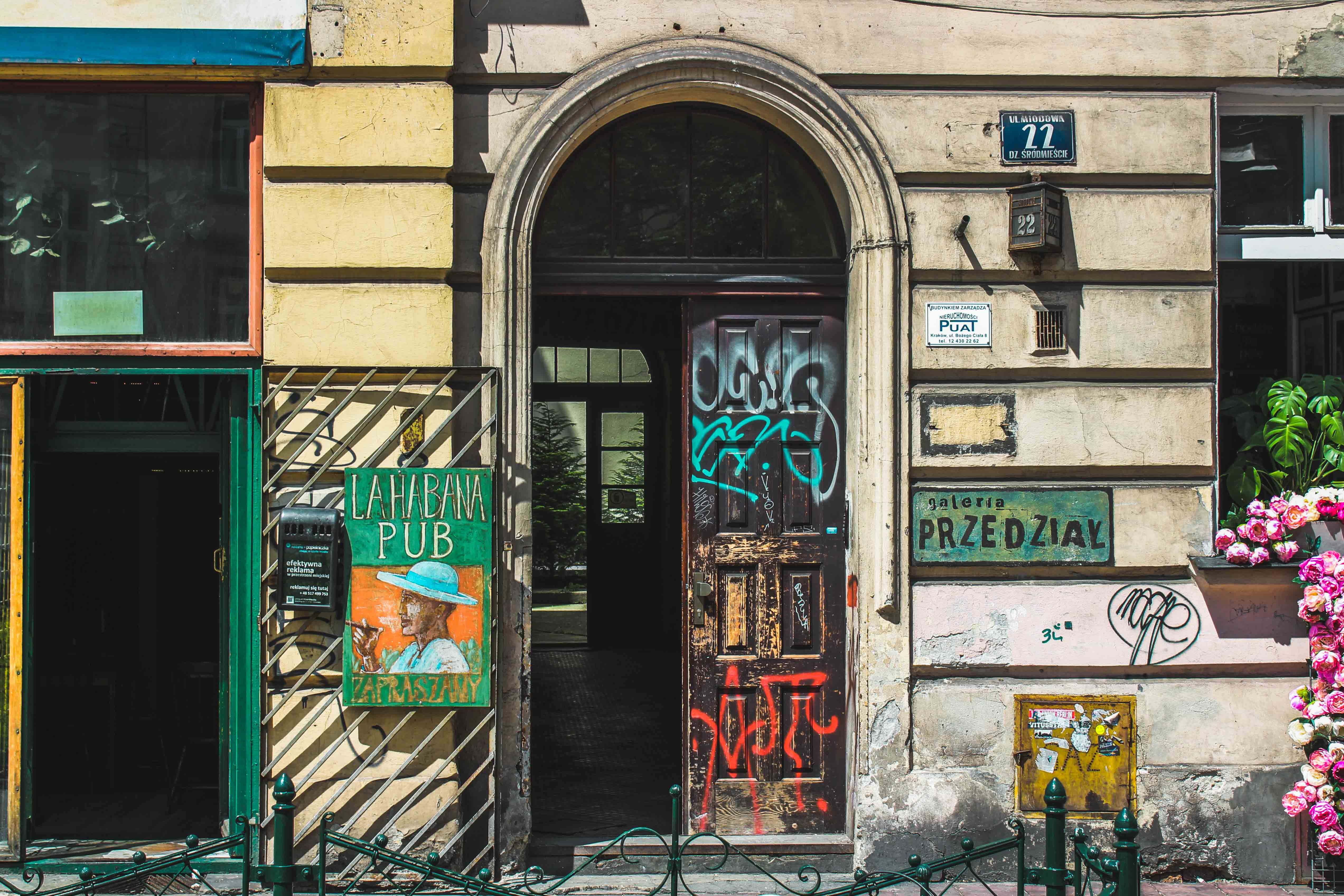 outdoors, window, shadow, open, shop, wall - building feature, multi colored, creativity, built structure, glass - material, pub, sign, bar, wooden, restaurant, HD Wallpaper