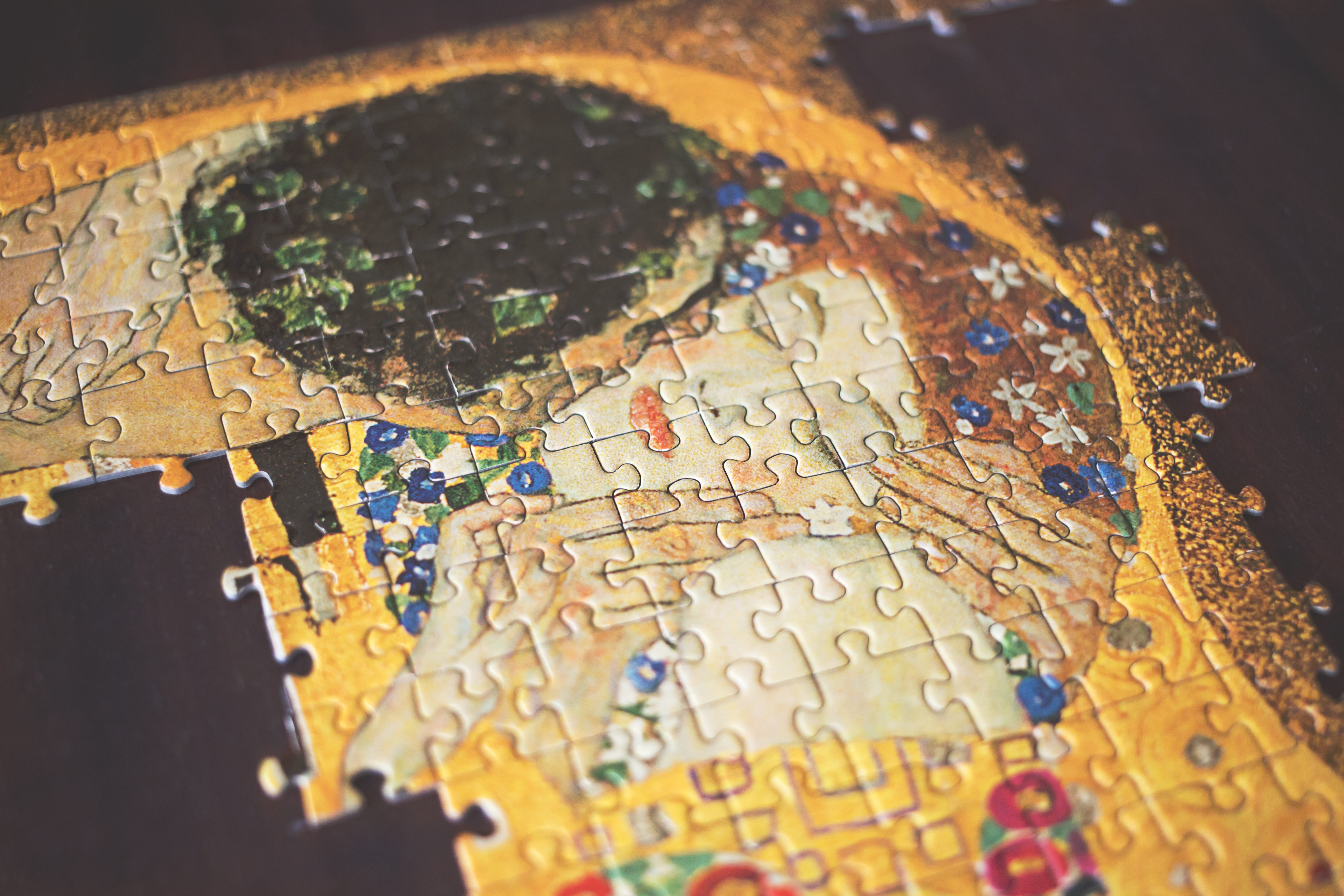 leisure activity, fine, klimt, relaxation, the kiss, no people, pattern, text, 5K, art, jigsaw piece, design, things, indoors, large group of objects, HD Wallpaper