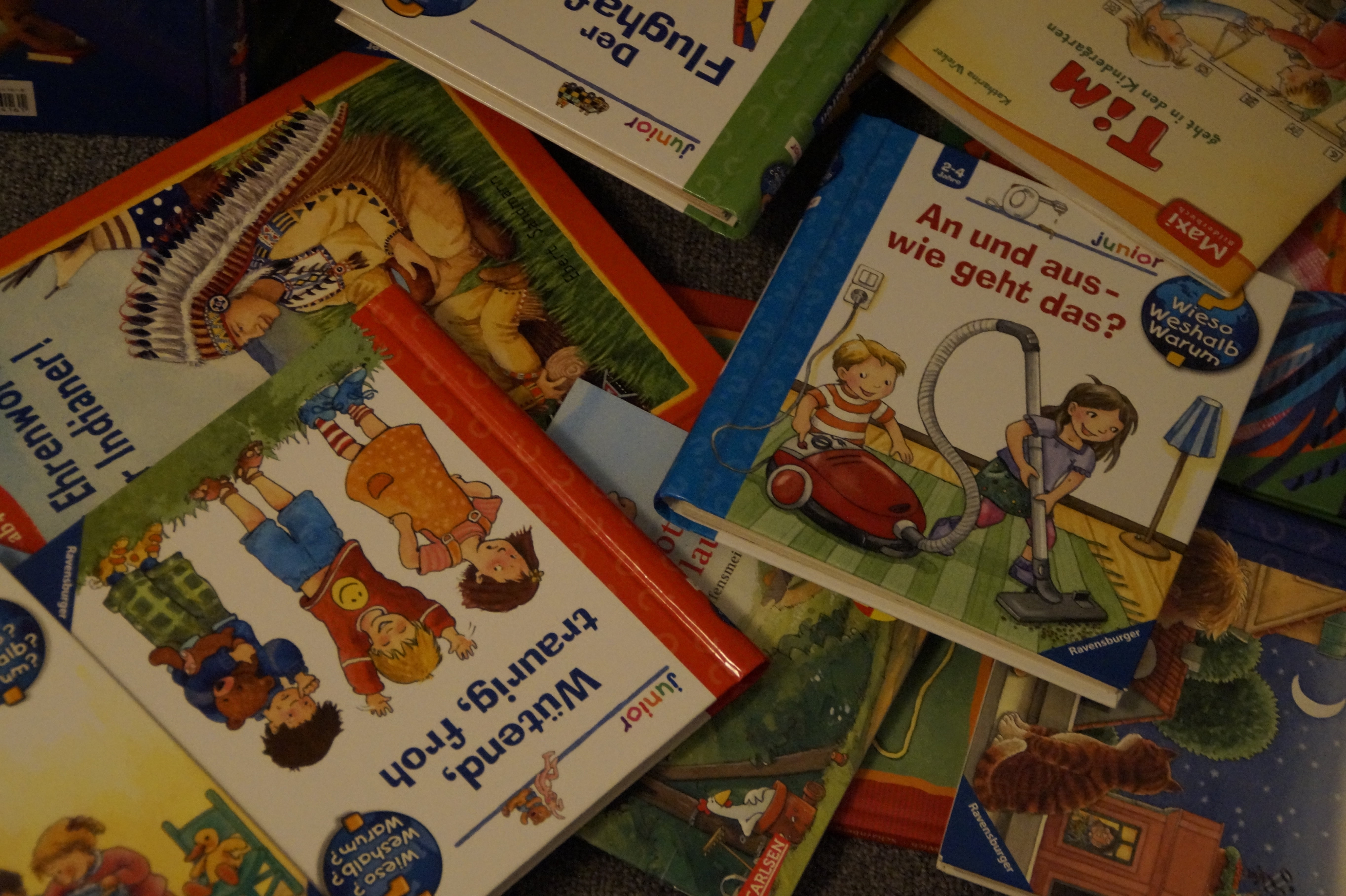 large group of objects, message, human representation, childrens books, communication, paper, still life, indoors, male likeness, chaos, books, publication, HD Wallpaper