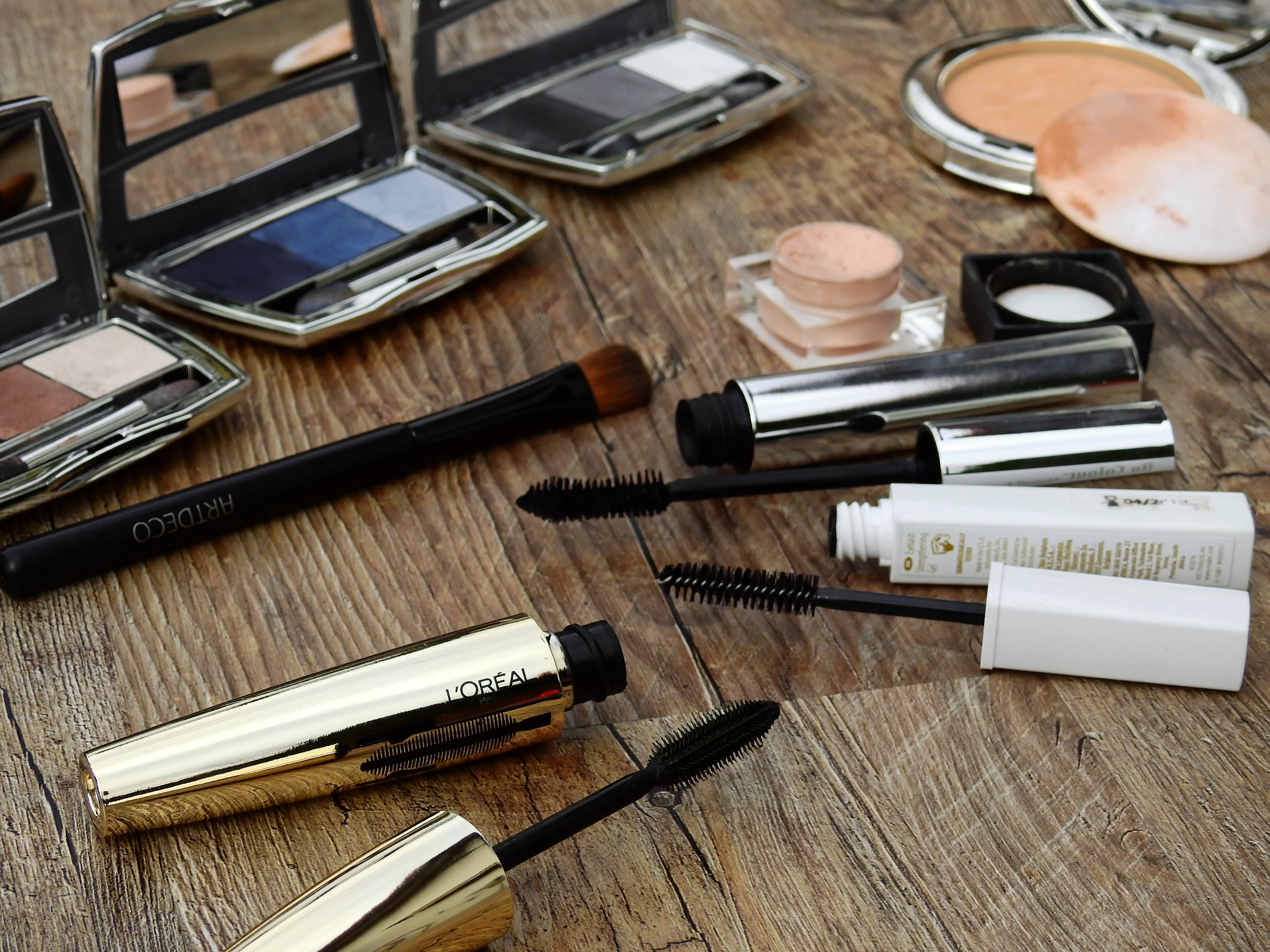 eye shadow, beauty, brush, assorted, high angle view, personal accessory, day, beauty product, mascara, powder, makeup, eyelashes, still life, surface, HD Wallpaper