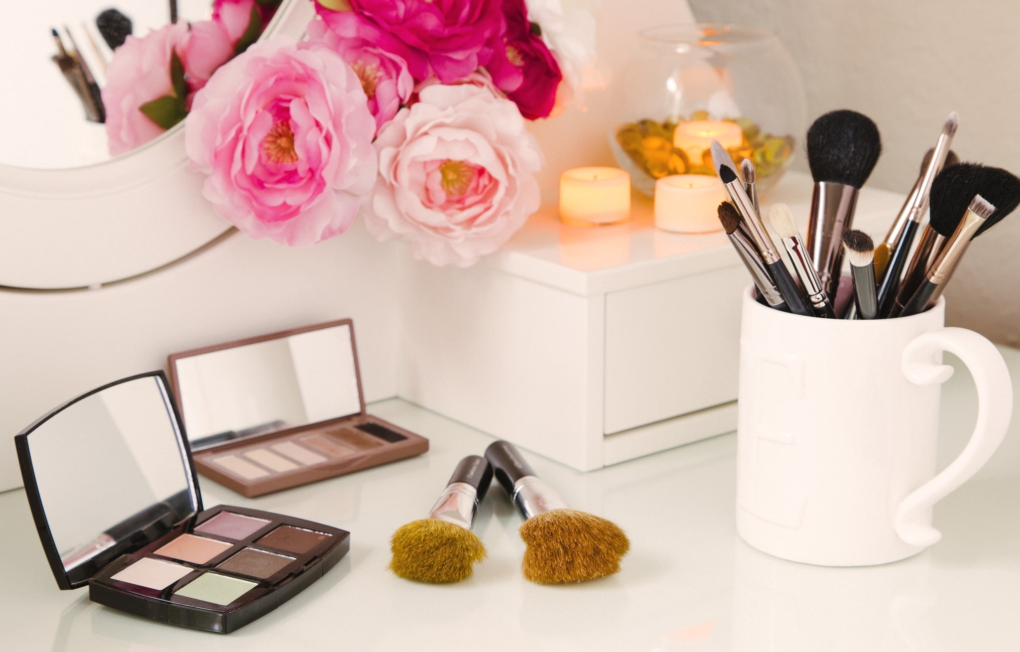 cosmetics, 1080P, brush, shadows, flowers, mirror, makeup, HD Wallpaper