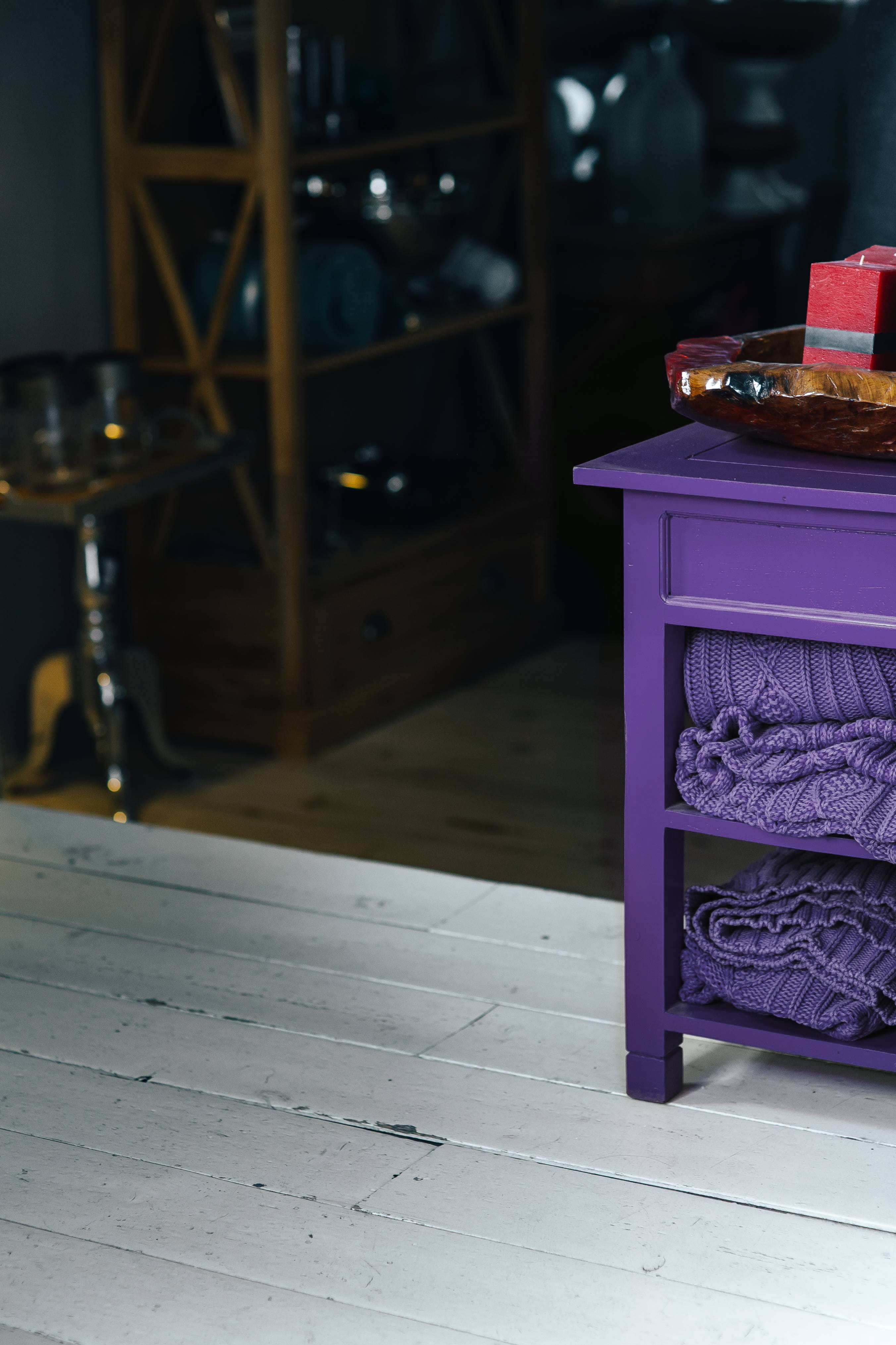 publication, focus on foreground, drink, food and drink, tiled floor, no people, stack, colour of the year, store, refreshment, table, violet, box - container, Phone HD Wallpaper