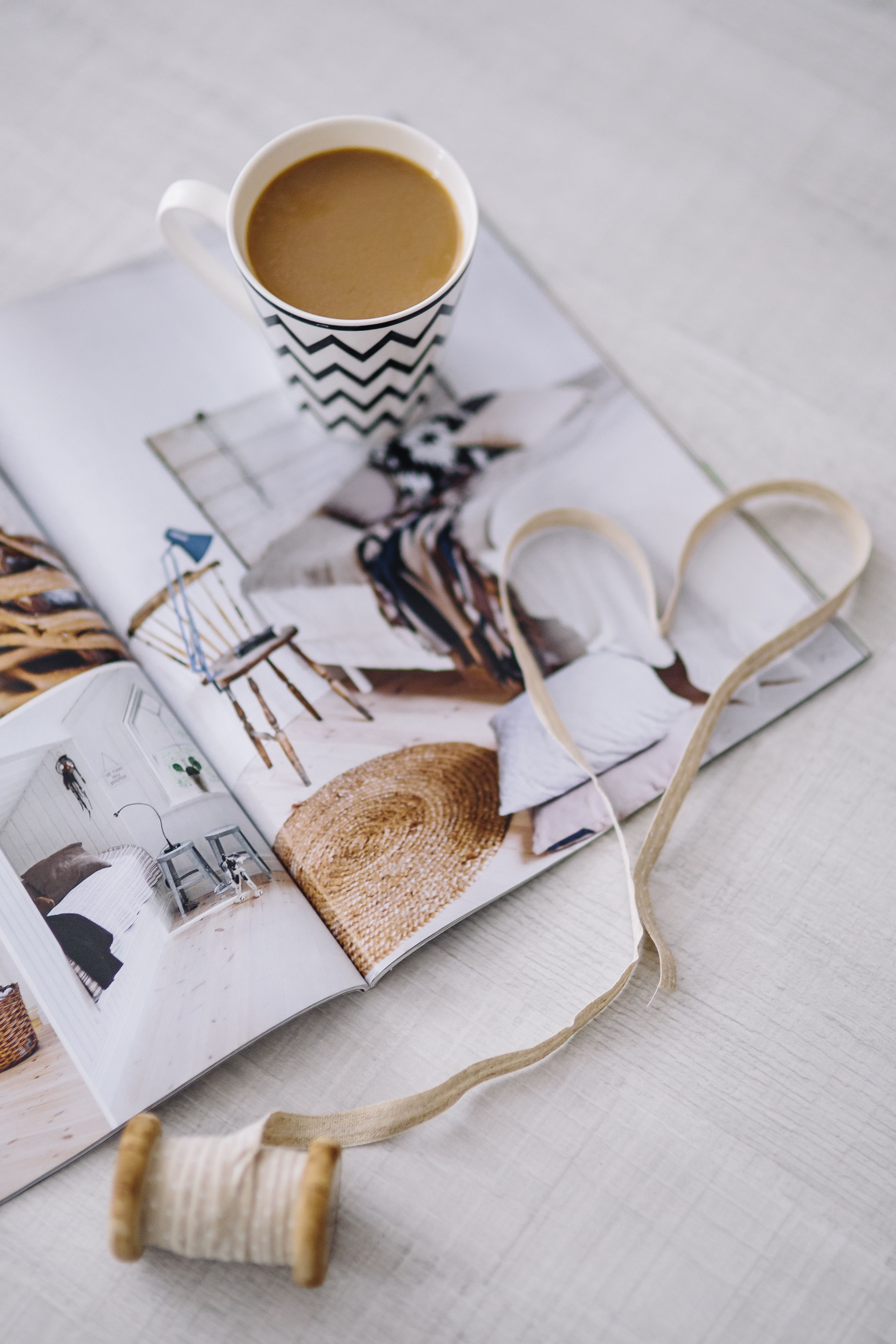 no people, crockery, studio shot, indoors, table, kitchen utensil, craft, wood - Material, refreshment, focus on foreground, home, magazines, personal accessory, Phone HD Wallpaper
