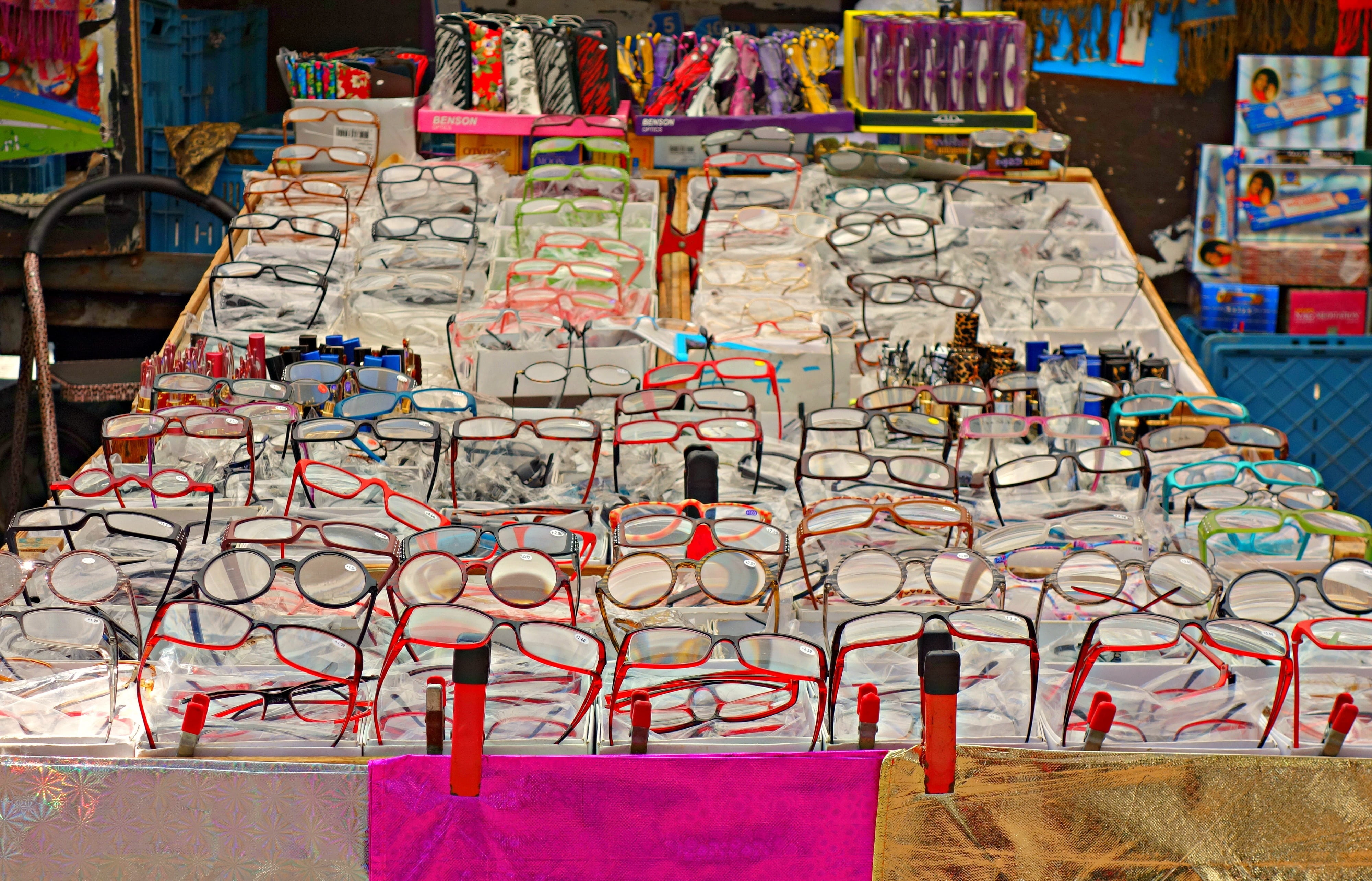 choice, creativity, abundance, art and craft, day, arrangement, order, market, variation, for sale, 4K, retail, graffiti, stall, market stall, high angle view, HD Wallpaper