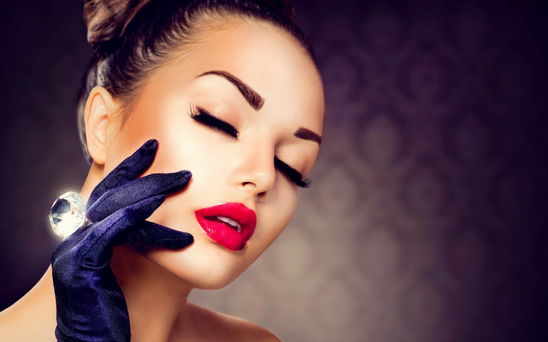 s, headshot, beautiful woman, human face, make-up, 1080P, glove, indoors, adult, young adult, human lips, makeup, one person, studio shot, hairstyle, model, HD Wallpaper