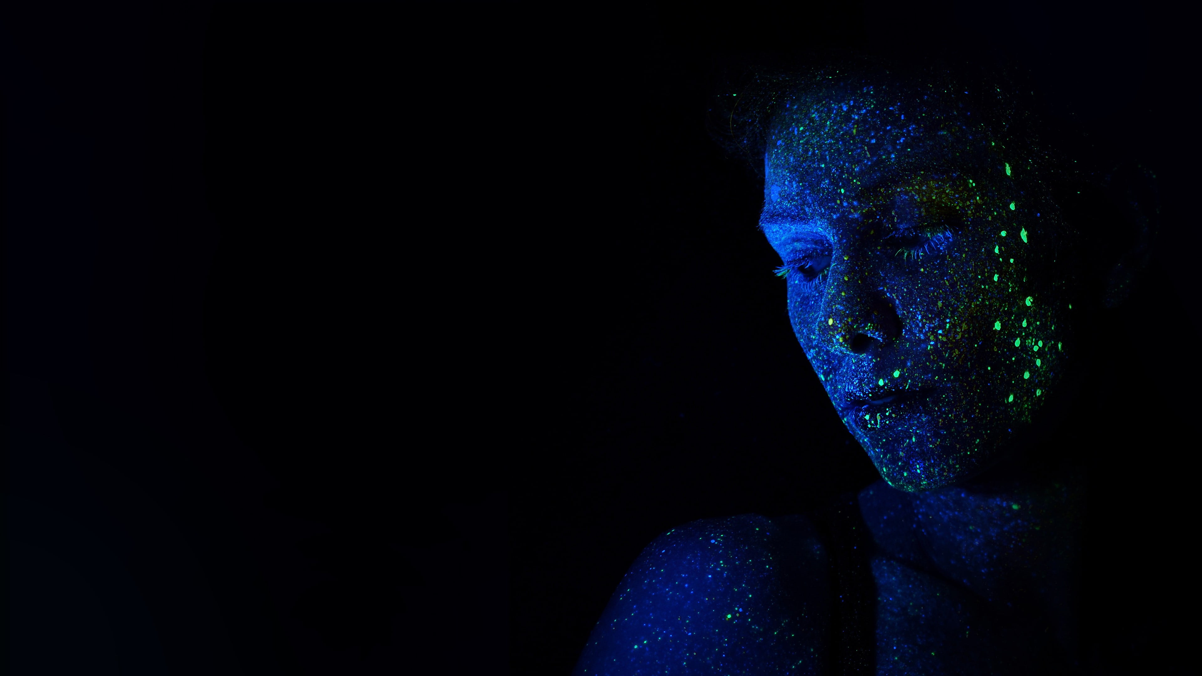 young adult, portrait, hairstyle, human body part, s, human face, dark, copy space, 4K, headshot, green, looking away, indoors, women, glowing, face, blue, HD Wallpaper