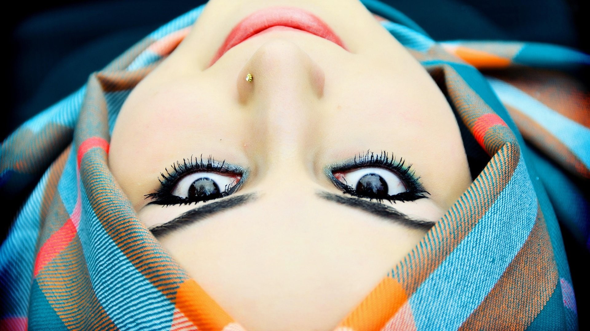 black eyes, face, women, scarf, upside down, 1080P, model, hijabs, smiling, piercing, HD Wallpaper