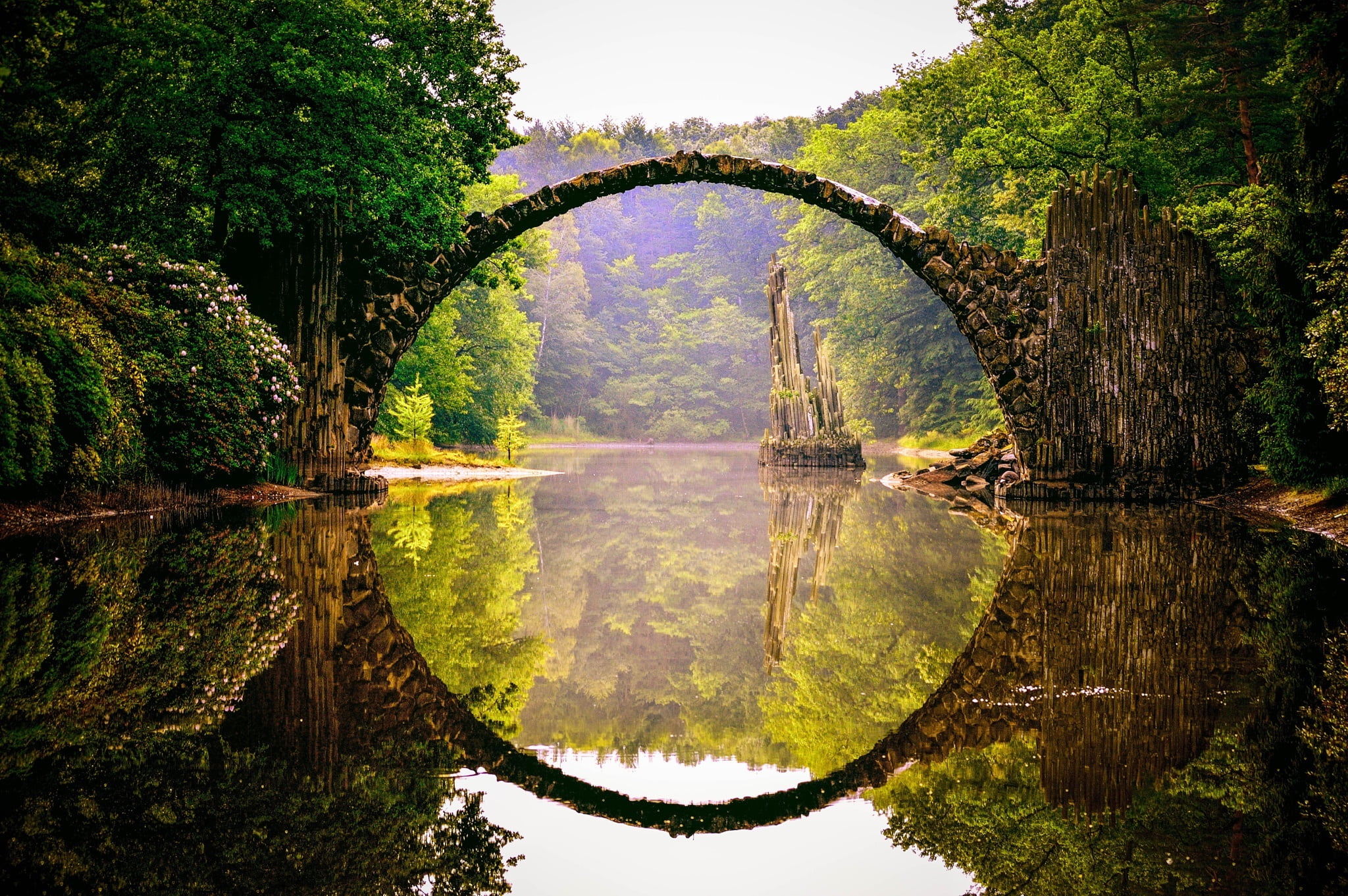 tranquility, idyllic, nature, plant, day, reflection, tranquil scene, sky, 1080P, symmetry, beauty in nature, arch, arch bridge, waterfront, bridge, no people, HD Wallpaper
