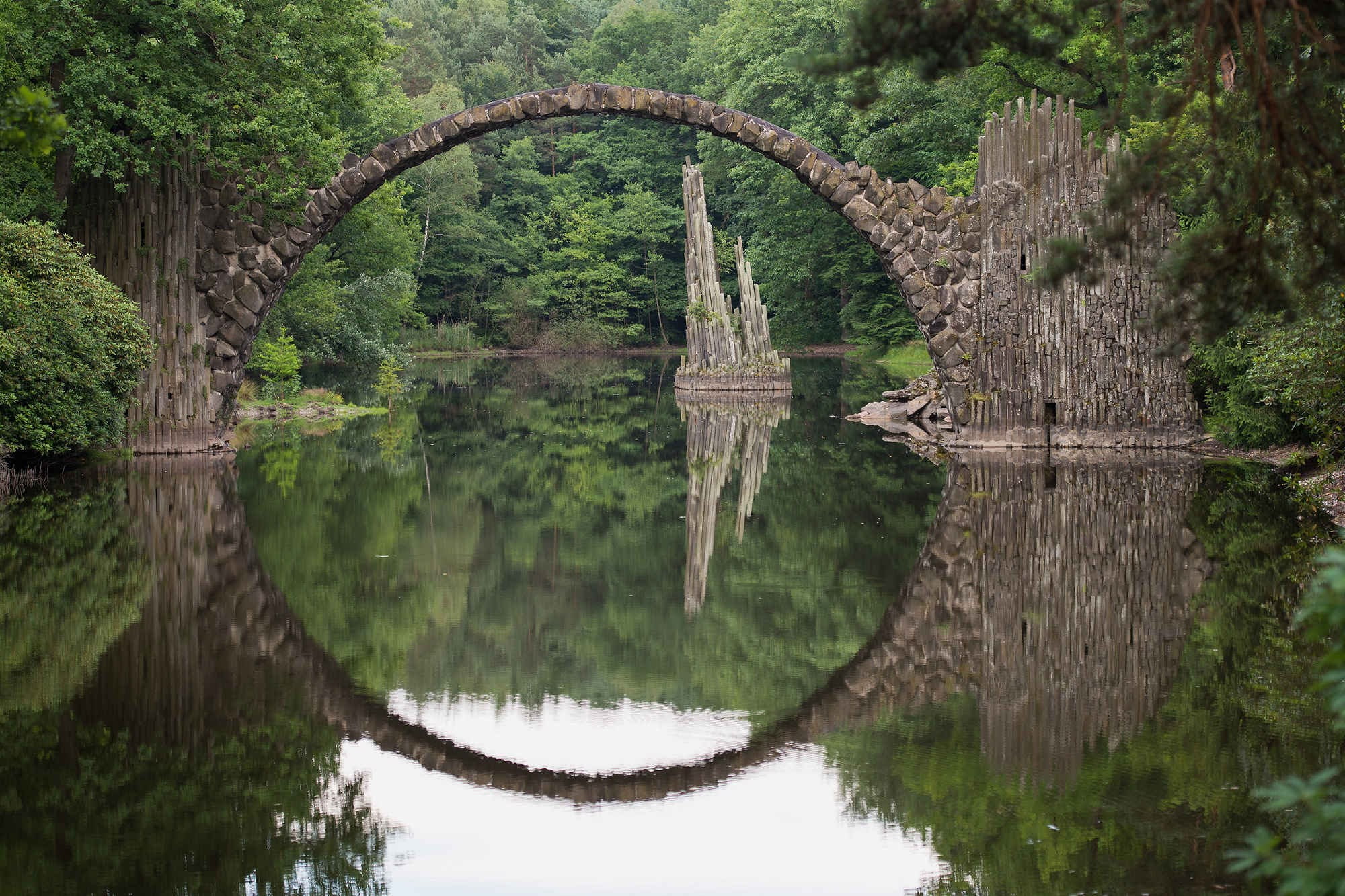 architecture, no people, nature, tree, reflection, arch, day, 1080P, bridge, outdoors, devils bridge, waterfront, beauty in nature, plant, water, connection, HD Wallpaper