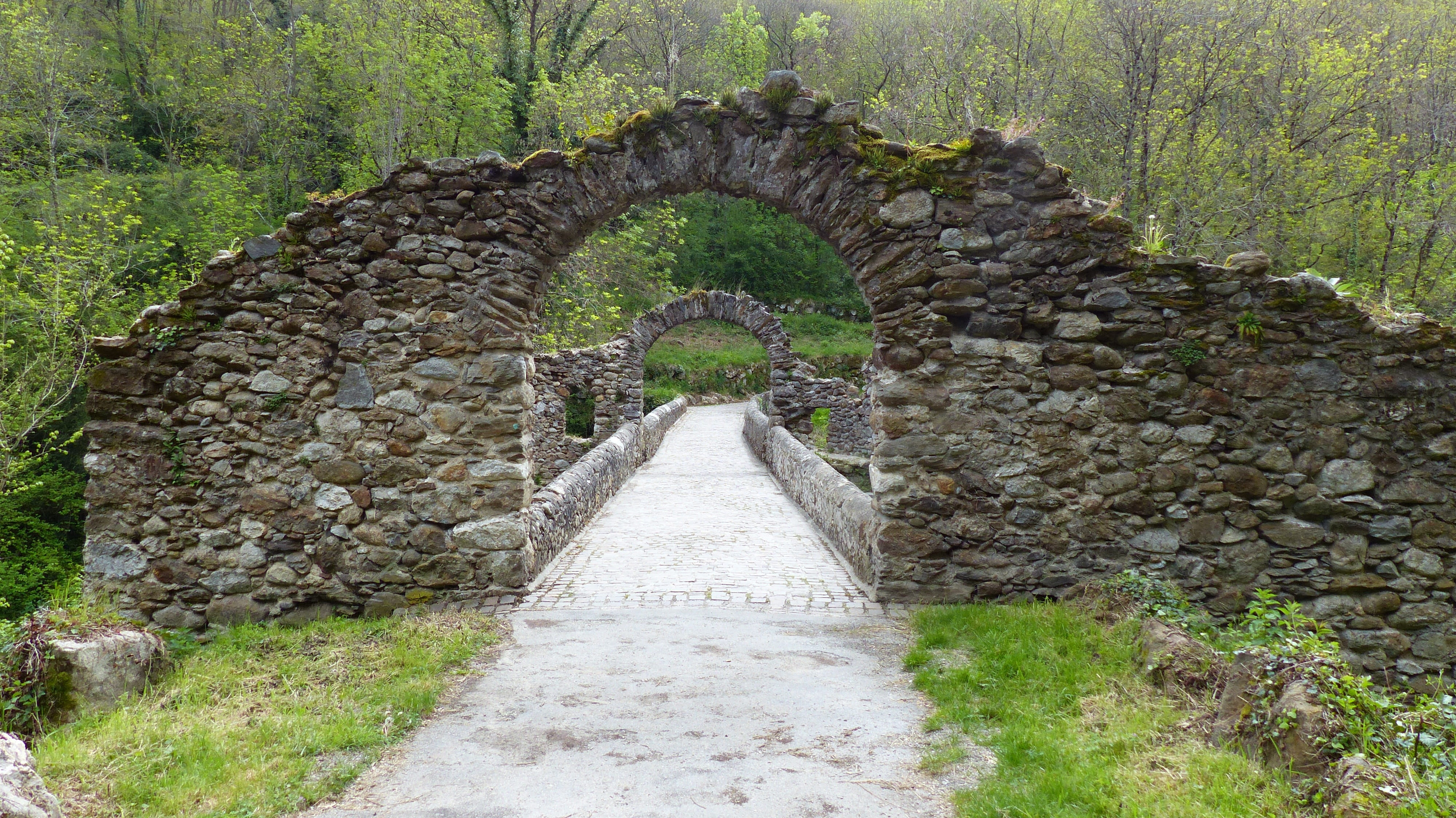nature, ariege, the way forward, footpath, growth, tree, stone, near, Building, solid, outdoors, devils bridge, arch, ancient civilization, bridge - man made structure, HD Wallpaper