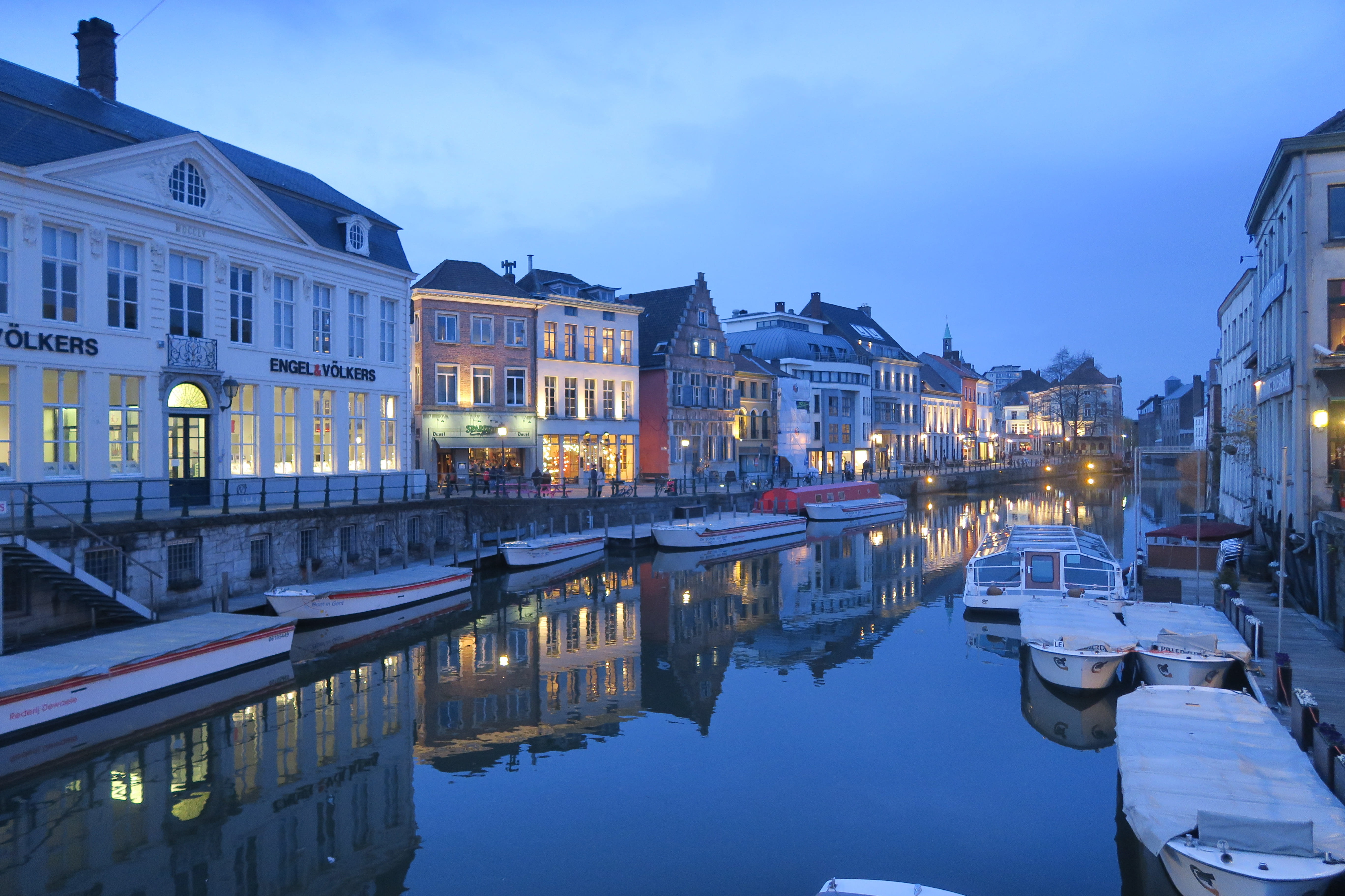 sky, reflection, nature, near, built structure, building exterior, night, boats, moored, bridge, tourism, buildings, building, belgium, 5K, dusk, transportation system, HD Wallpaper