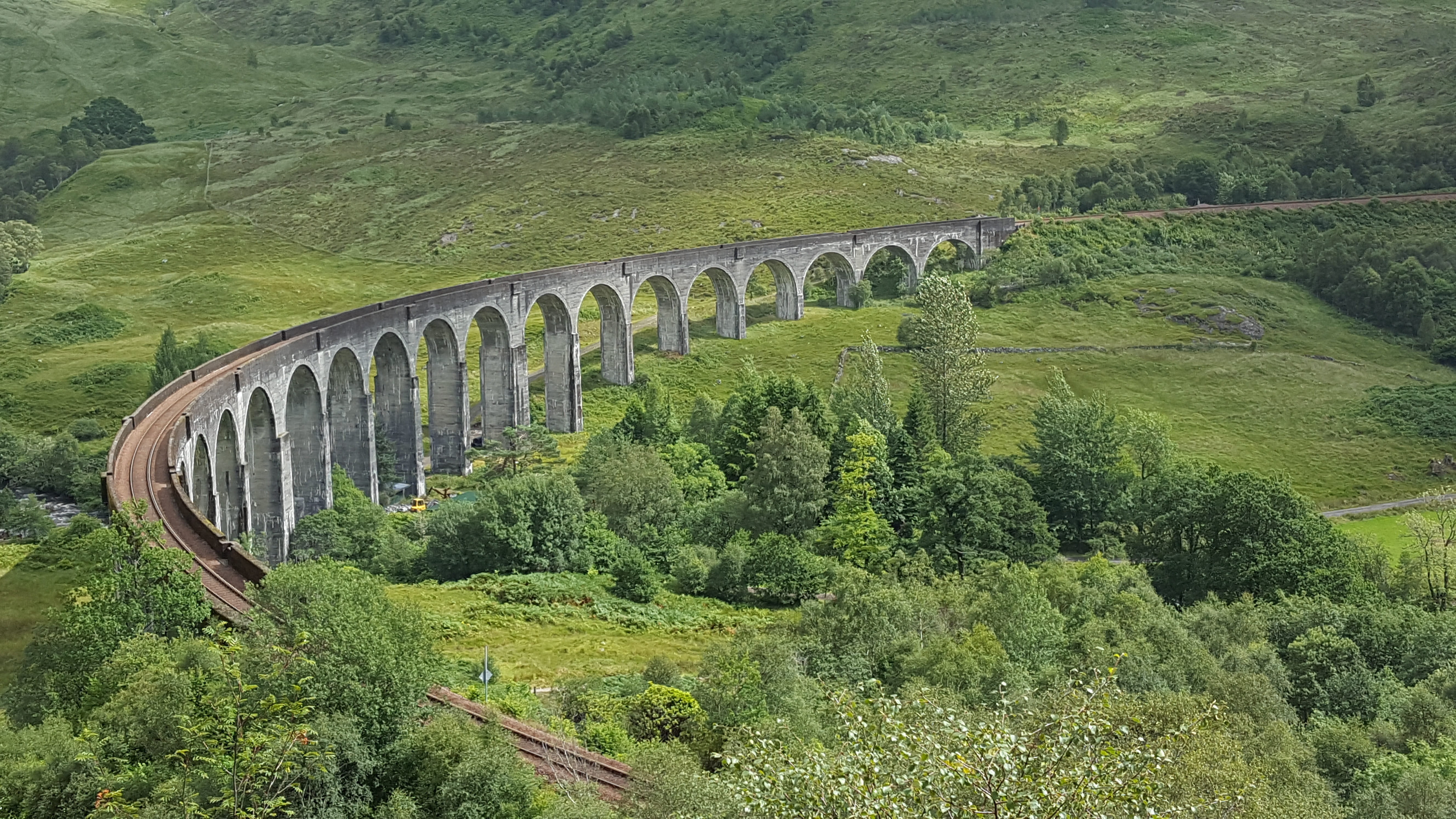 highlands and islands, growth, arch bridge, ancient civilization, foliage, plant, bridge - man made structure, day, harry potter, architecture, lush foliage, HD Wallpaper
