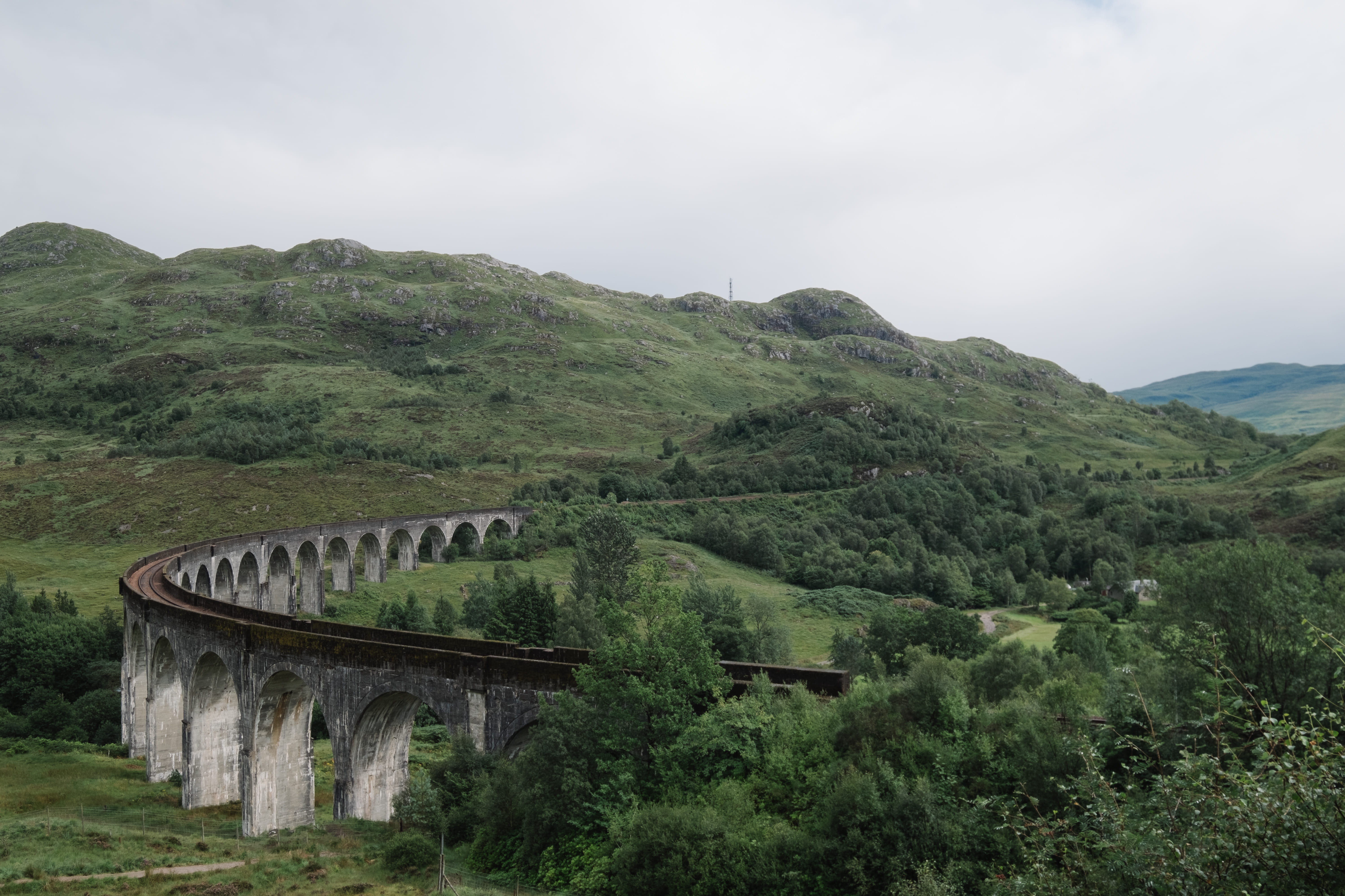nature, bridge - man made structure, beauty in nature, 5K, housing, built structure, architecture, united kingdom, monastery, day, glenfinnan viaduct, HD Wallpaper