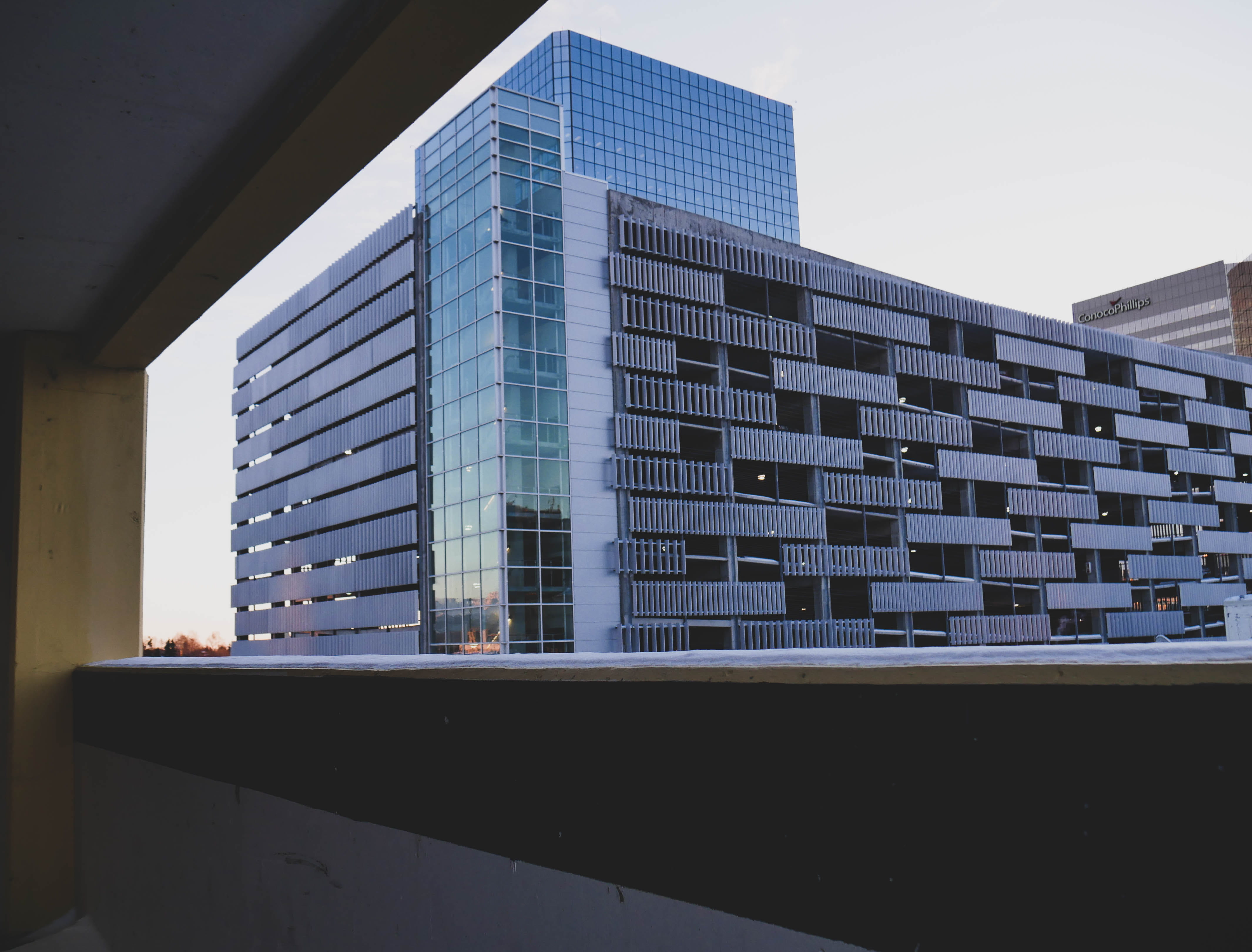 architecture, office building exterior, glass - material, clear sky, gray, nature, city, no people, modern, sky, daytiime, built structure, office, pattern, HD Wallpaper