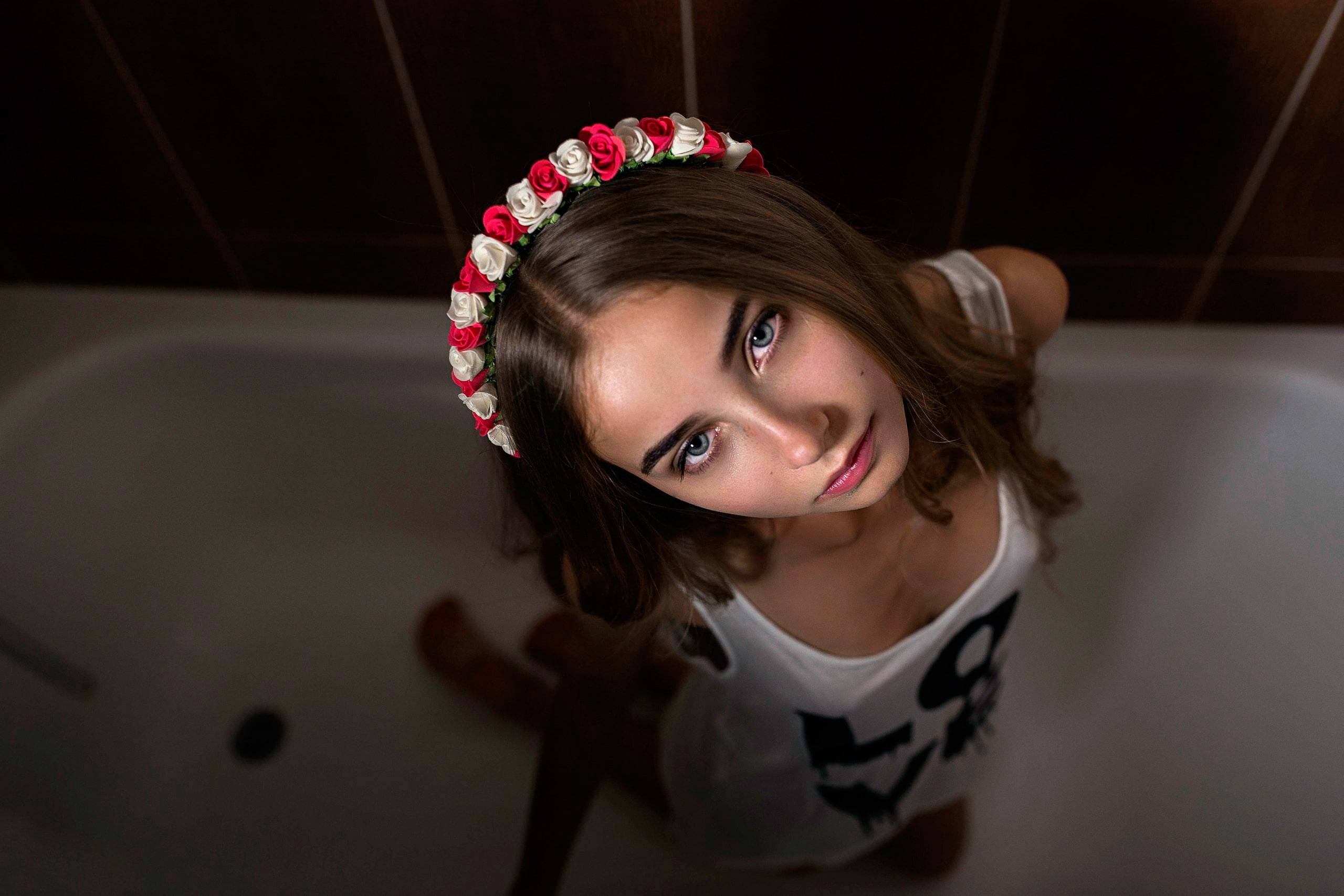 2K, top, tank top, looking at viewer, Alina Matsiborko, kneeling, women, blue eyes, wreaths, brunette, HD Wallpaper