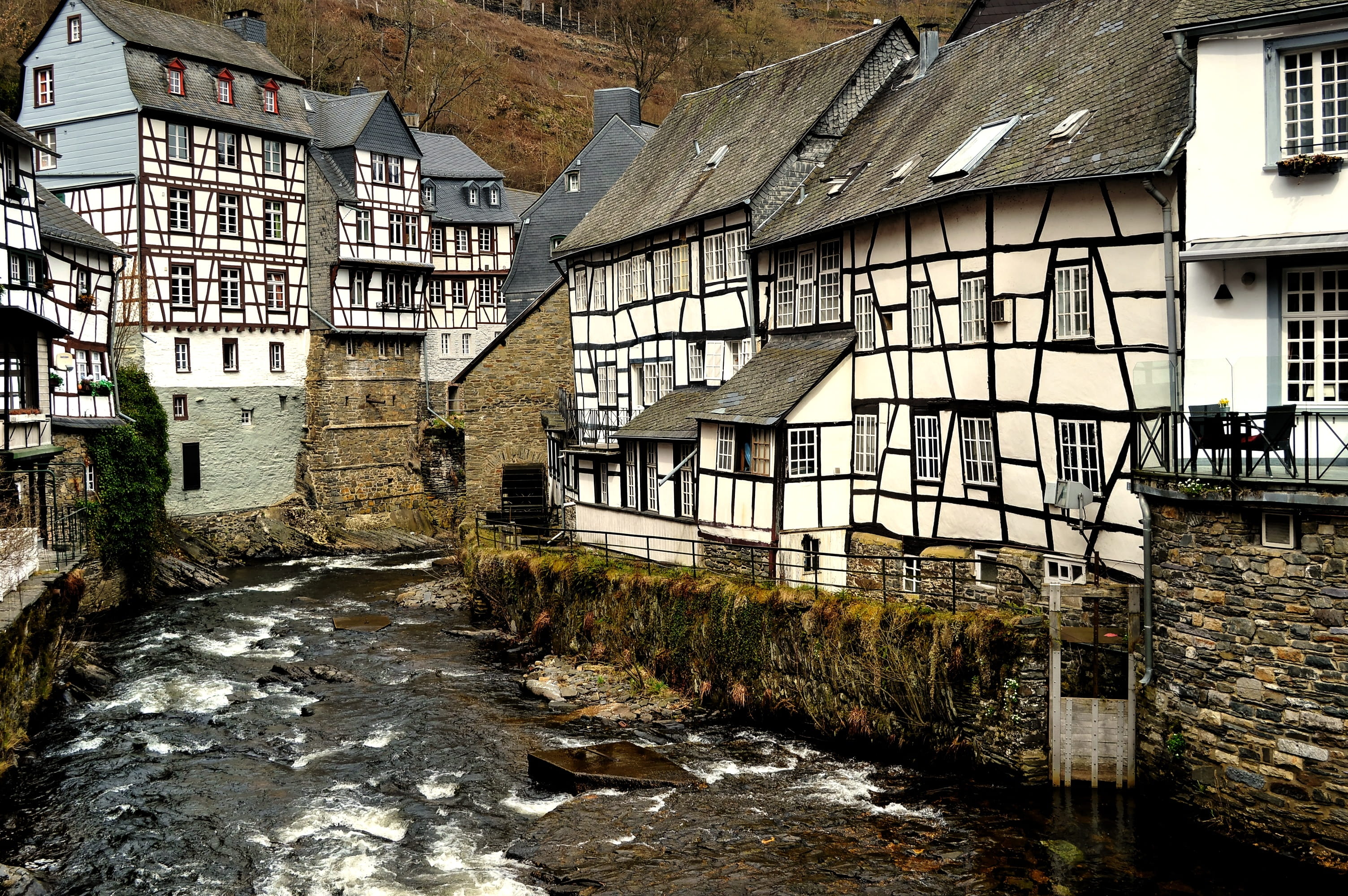 residential district, day, half-timbered house, town, half-timbered houses, house, waterfront, railing, flowing water, architecture, old, no people, monschau, HD Wallpaper