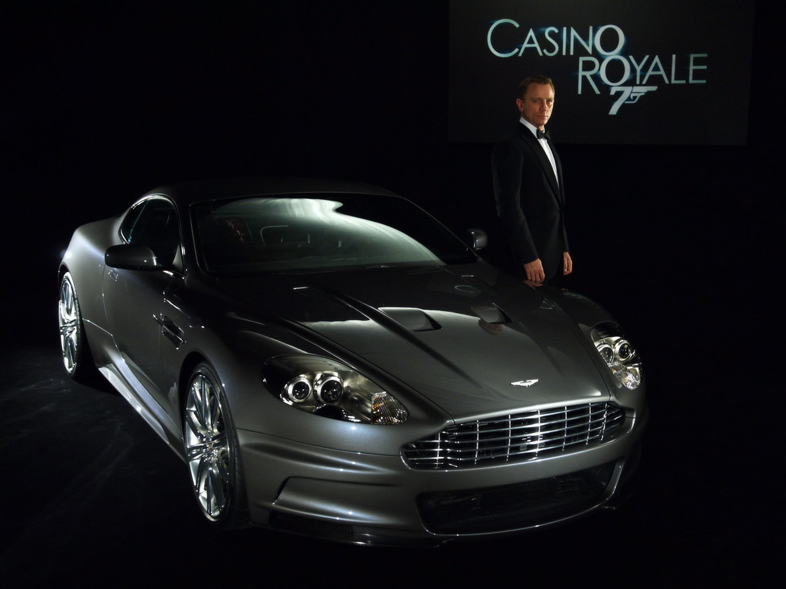 720P, bond, james, aston, casino, cars, vehicles, martin, royale, HD Wallpaper
