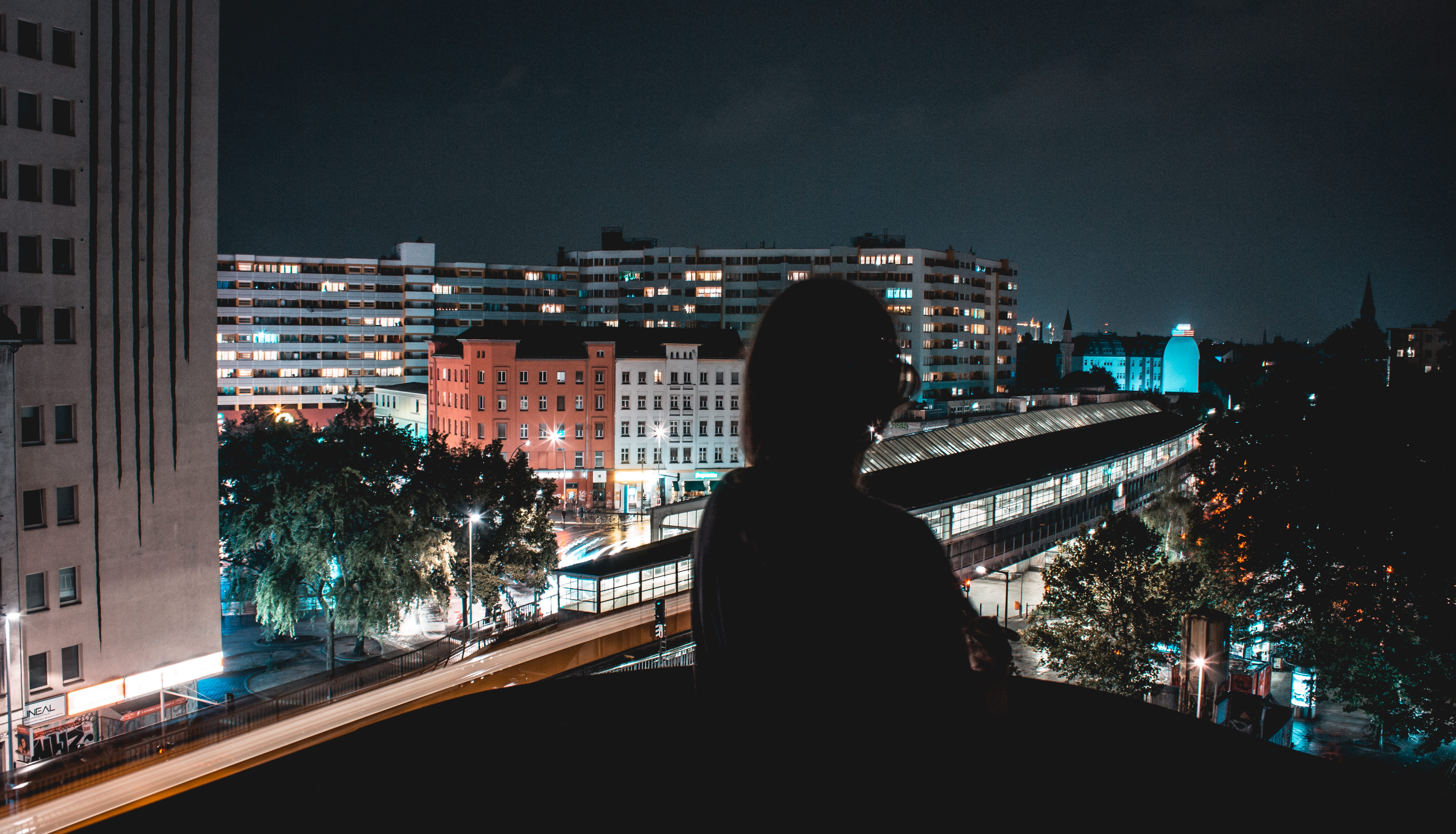 urban, u kottbusser tor (berlin), portrait, urbanportrait, architecture, building, transportation, office building exterior, illuminated, urbanphotography, HD Wallpaper