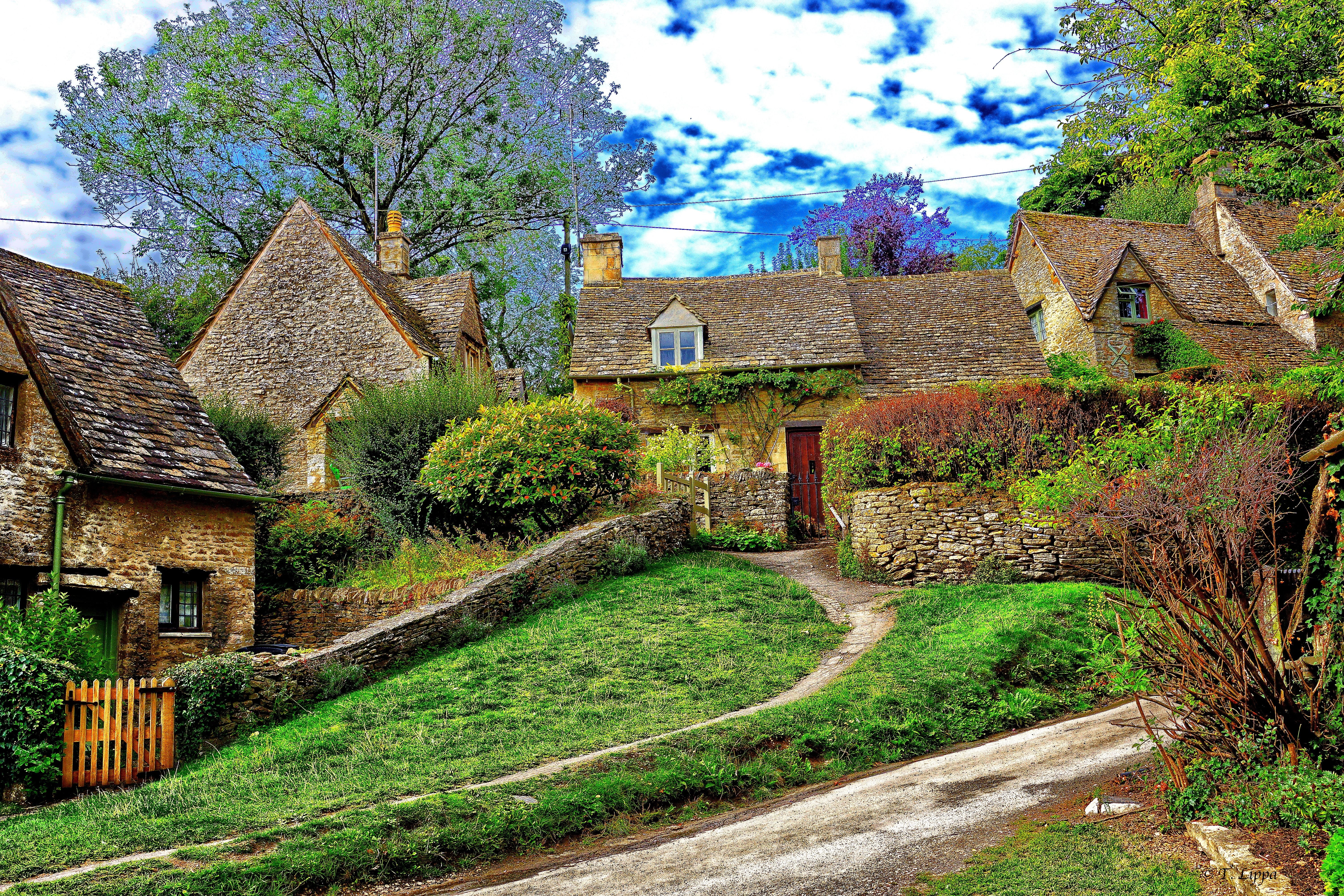 cloud - sky, outdoors, architecture, building, building exterior, tree, plant, houses, green color, old, garden, england, built structure, cotswolds, sky, HD Wallpaper