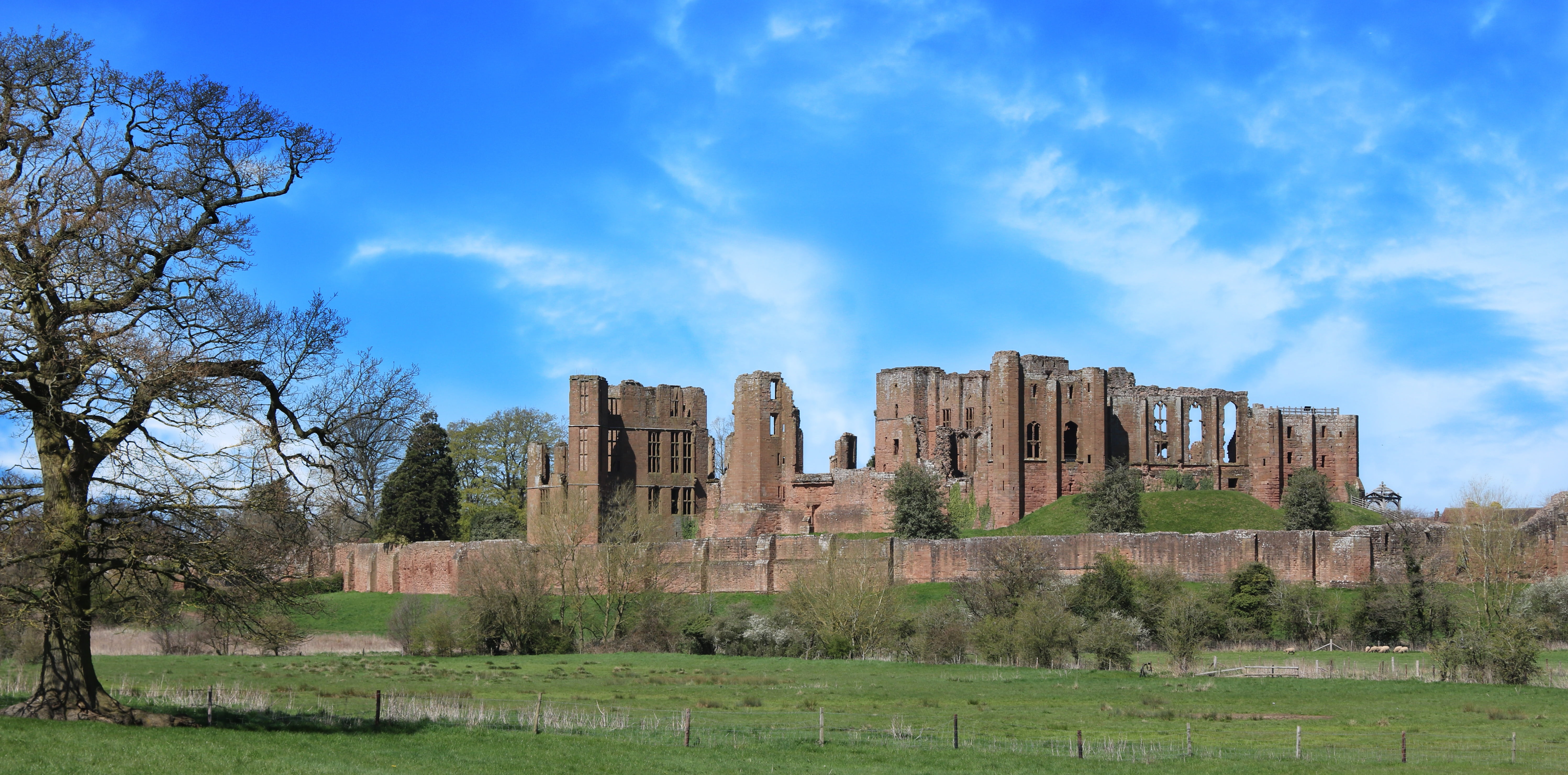 built structure, concrete, midlands, ruined, outdoors, ramparts, the past, ancient, architecture, old, field, traditional, travel, warwickshire, architectures, HD Wallpaper