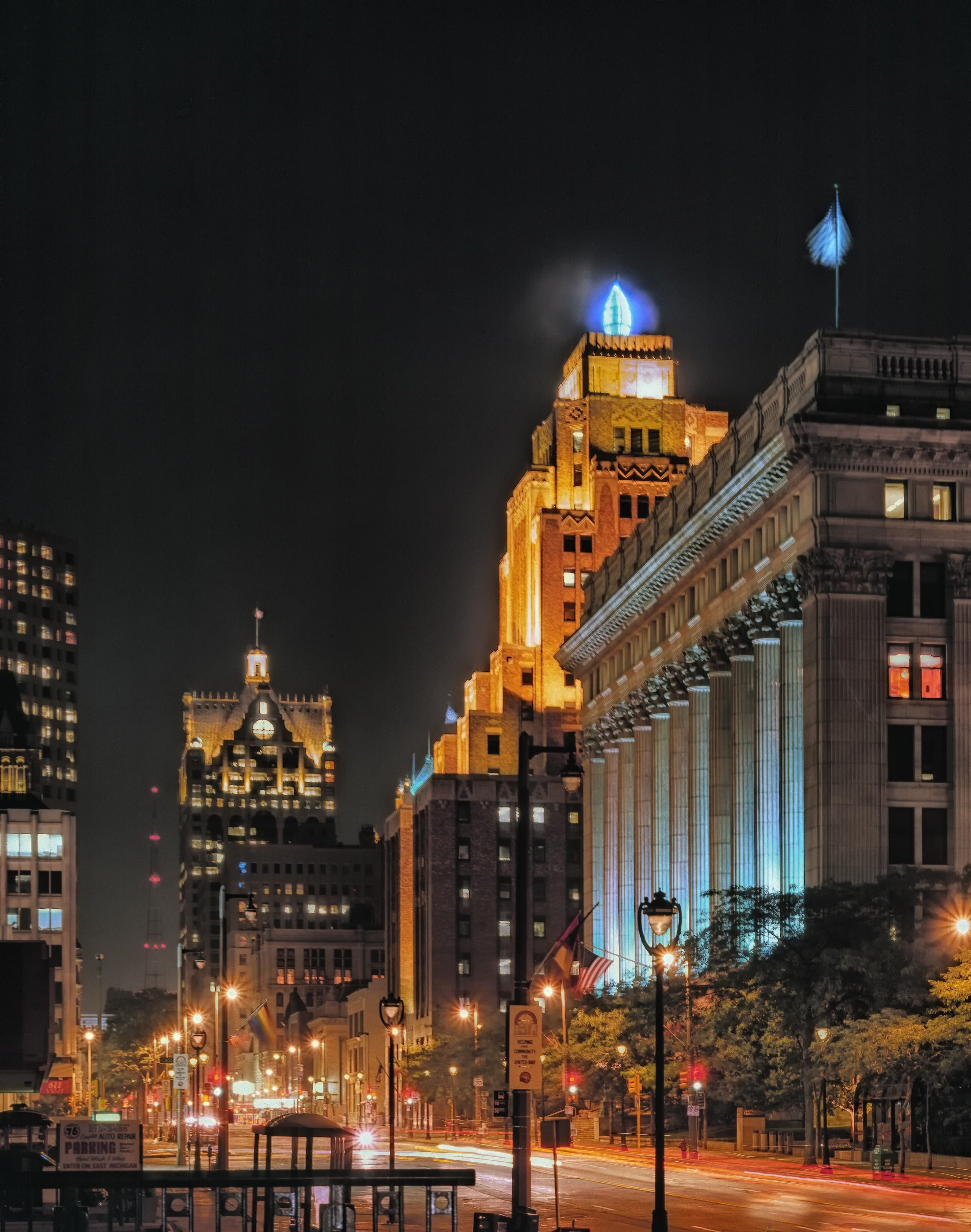 travel Locations, nature, Milwaukee, travel, building Exterior, Wisconsin, luxury, illuminated, skyscraper, history, buildings, dusk, government, urban Scene, Phone HD Wallpaper