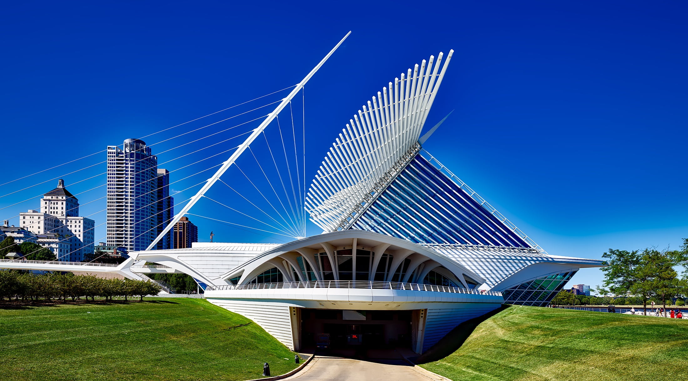 cityscape, clear sky, panorama, urban skyline, urban, daytime, wisconsin, skyline, pavilion, modern, office building exterior, field, attractions, landmark, HD Wallpaper