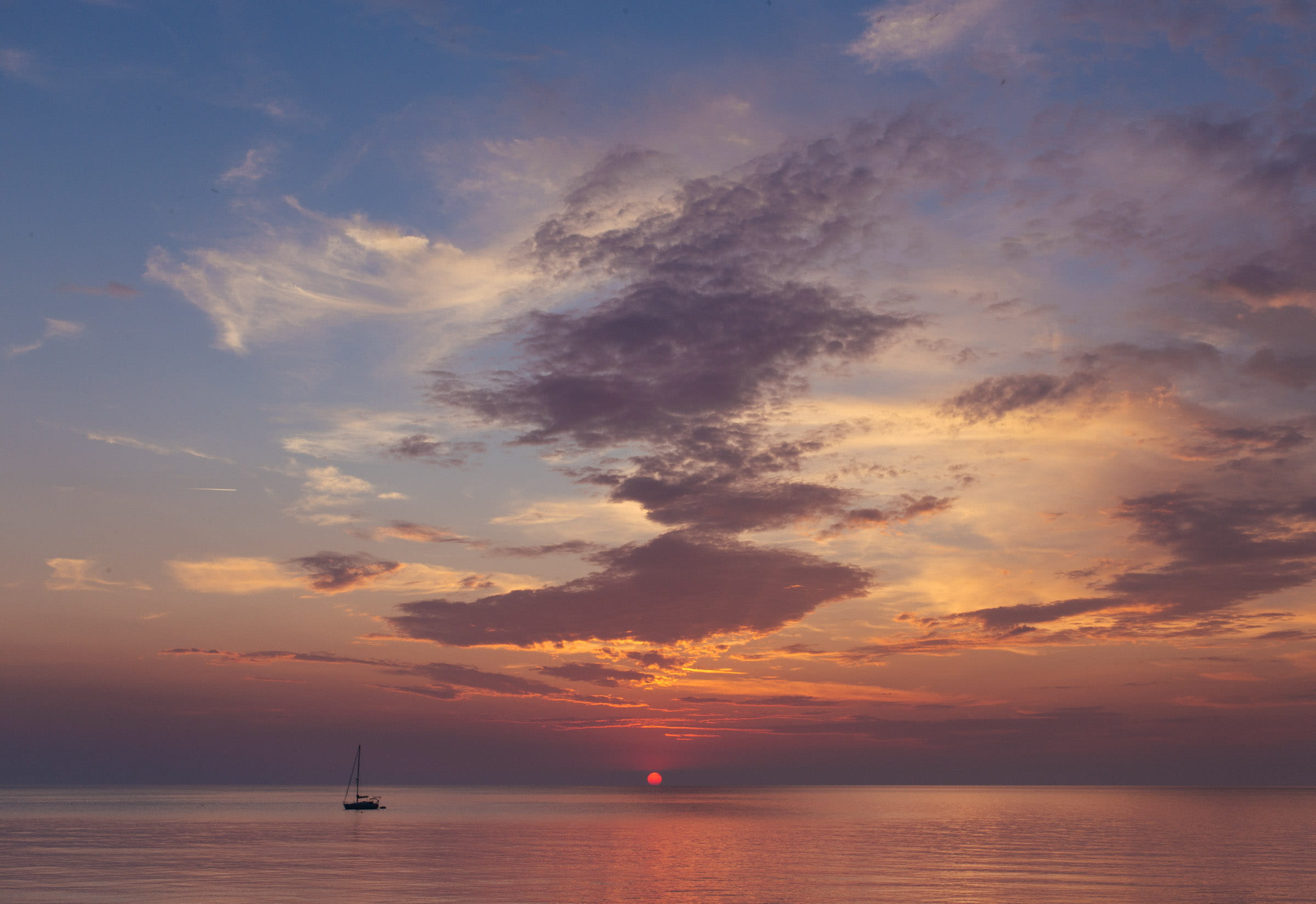 evening, horizon over water, idyllic, outdoors, sailboat, cloudy, quiet, tranquil scene, clouds, boat, sunset, beautiful, italy, no people, waterfront, HD Wallpaper