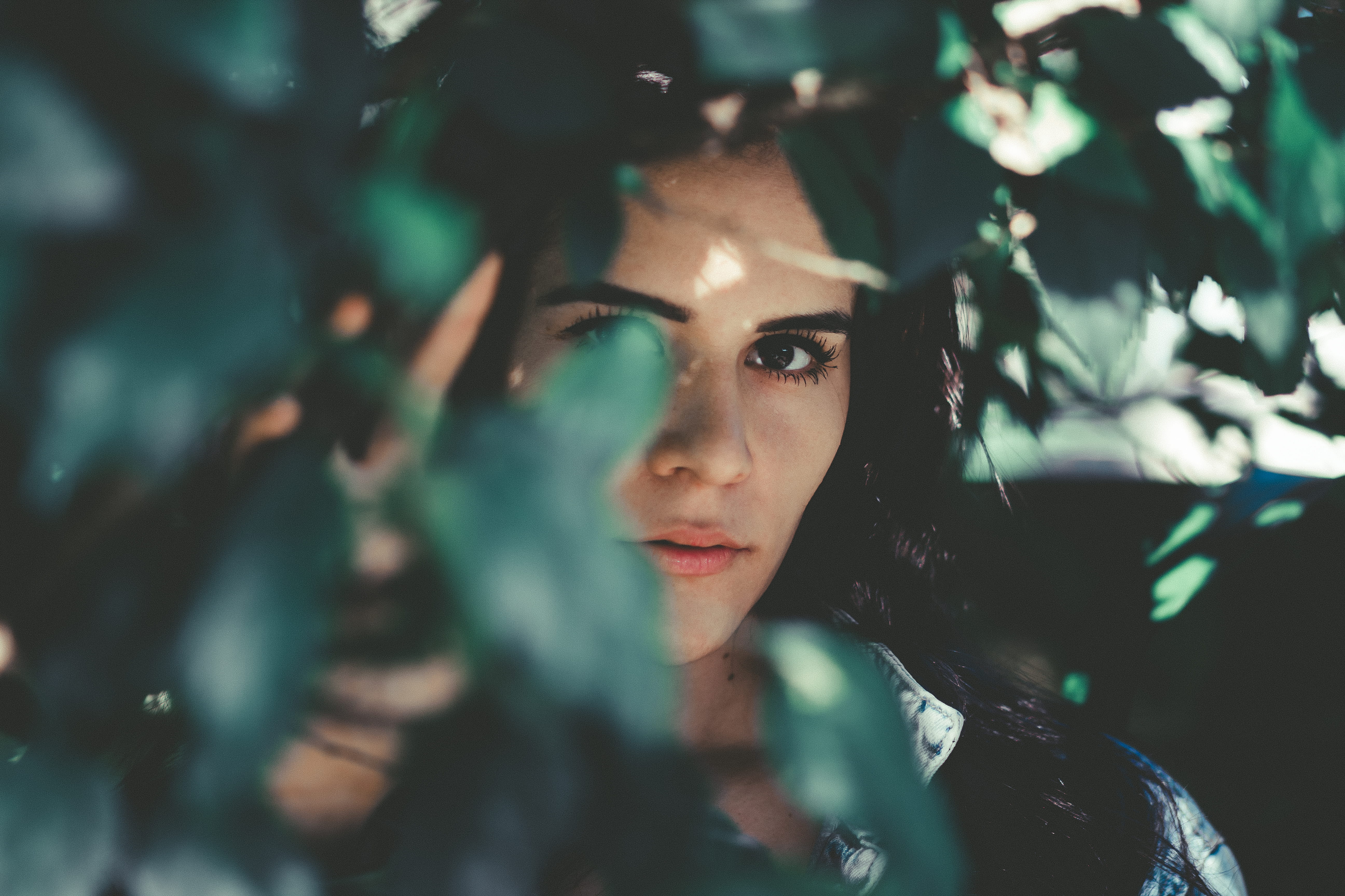 close-up, camouflage Clothing, brunette, camouflage, I F, plant part, young women, E A, L I, only women, one woman only, blue, caucasian Ethnicity, x, headshot, HD Wallpaper