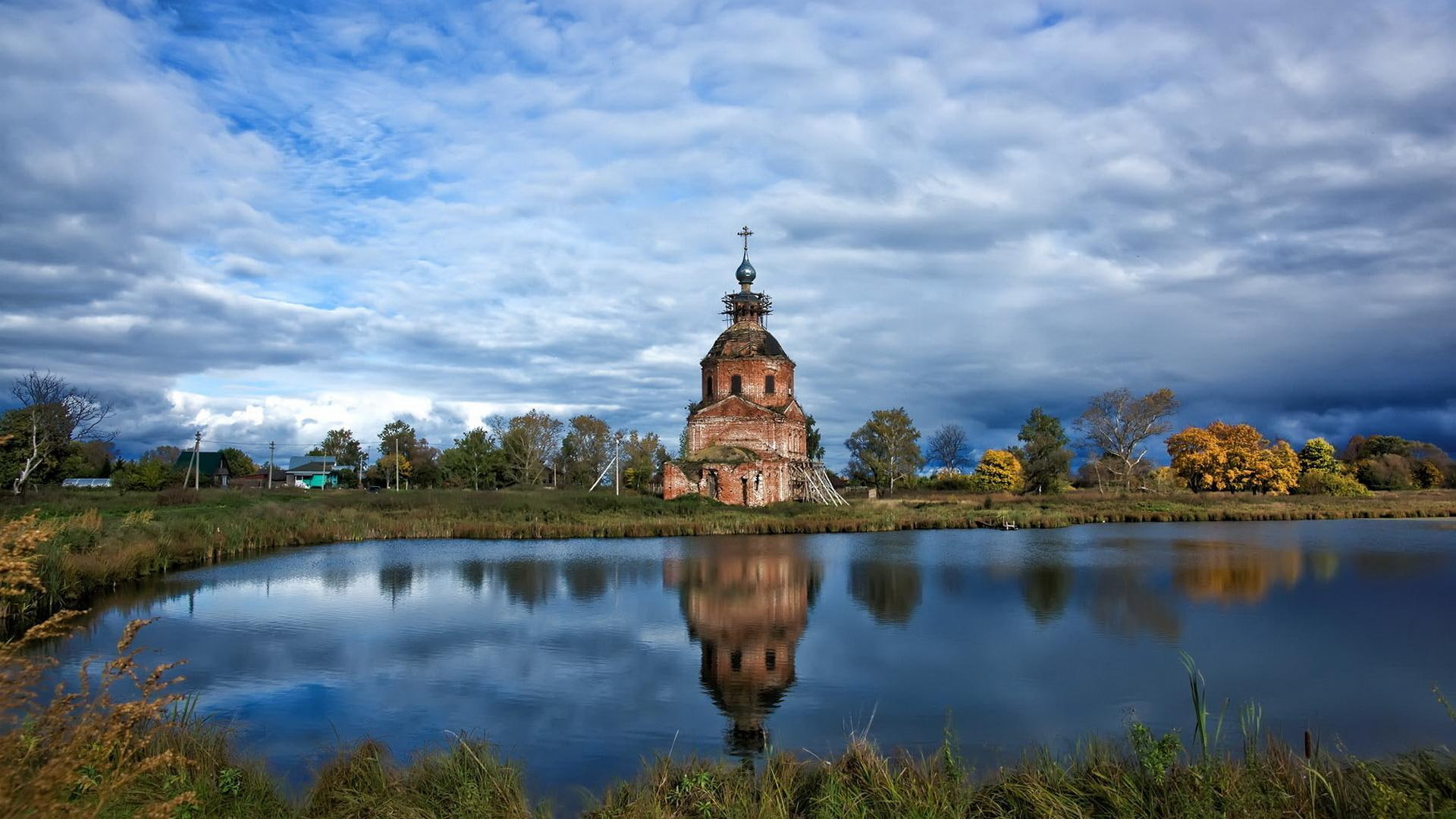 clouds, cathedral, concrete, dome, reflections, church, lake, 1080P, tress, chapel, brown, nature and landscapes, HD Wallpaper