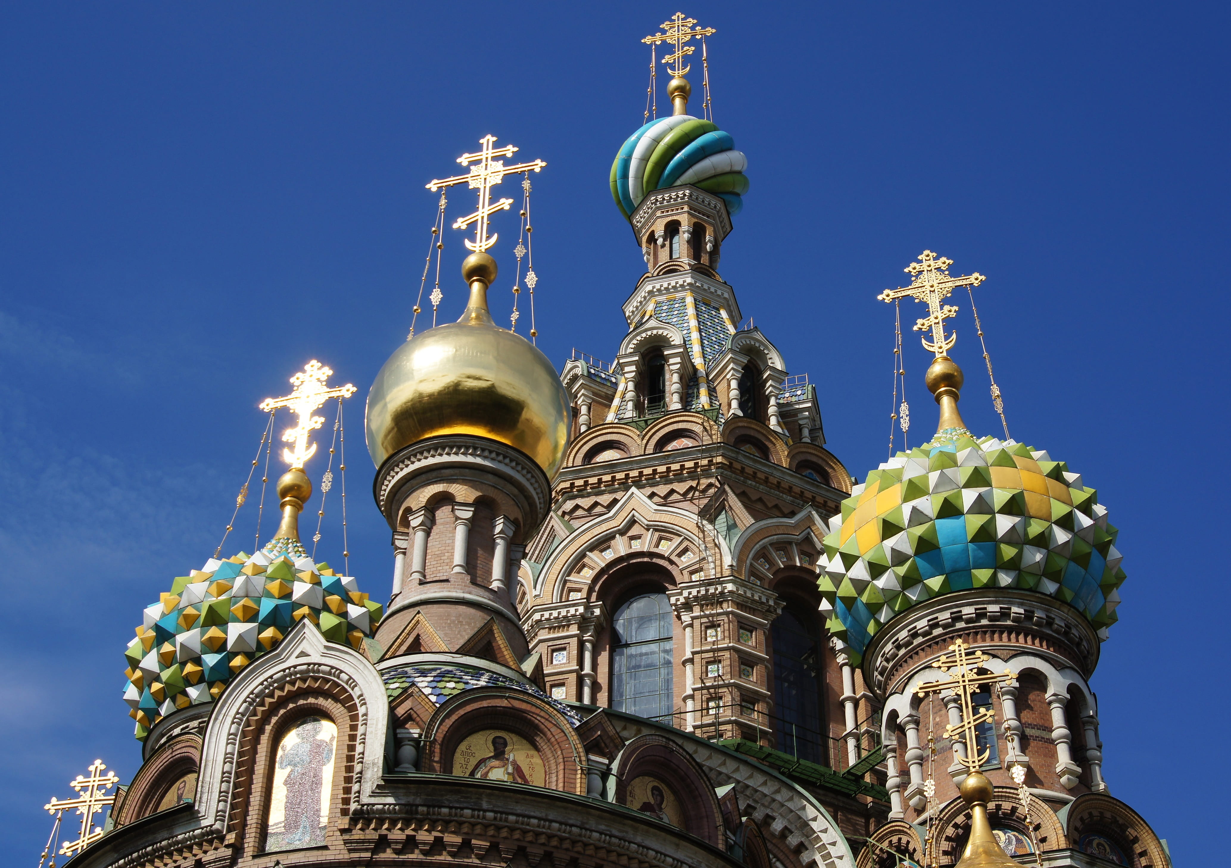 place of worship, clear sky, spire, cathedral, built structure, brown, blue, religion, no people, belief, ornate, building, spilled blood, onion domes, HD Wallpaper