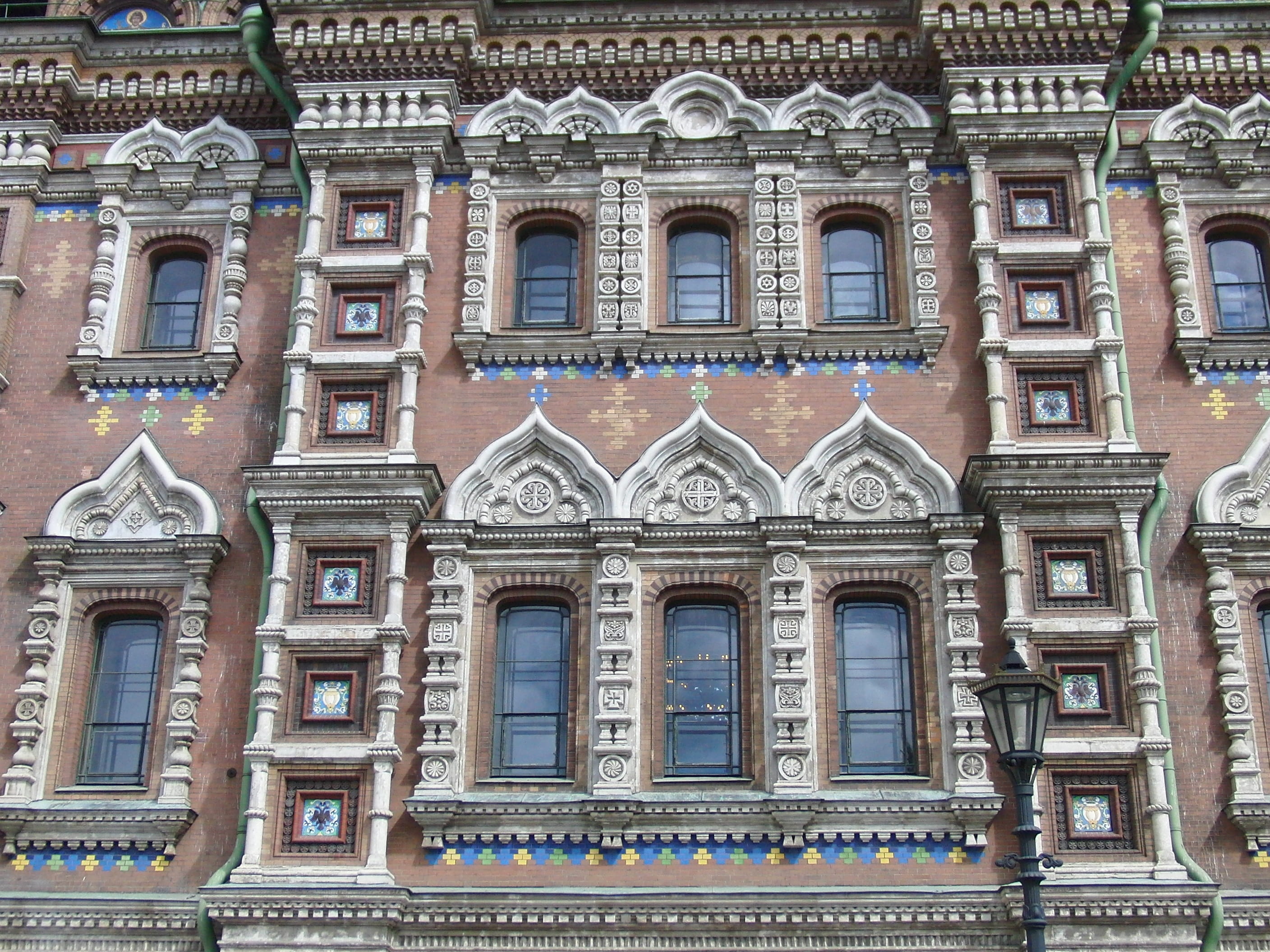 savior on spilled blood, 2K, Building, place of worship, church, pattern, Church, belief, dome, day, building, facade, history, travel destinations, st petersburg russia, HD Wallpaper