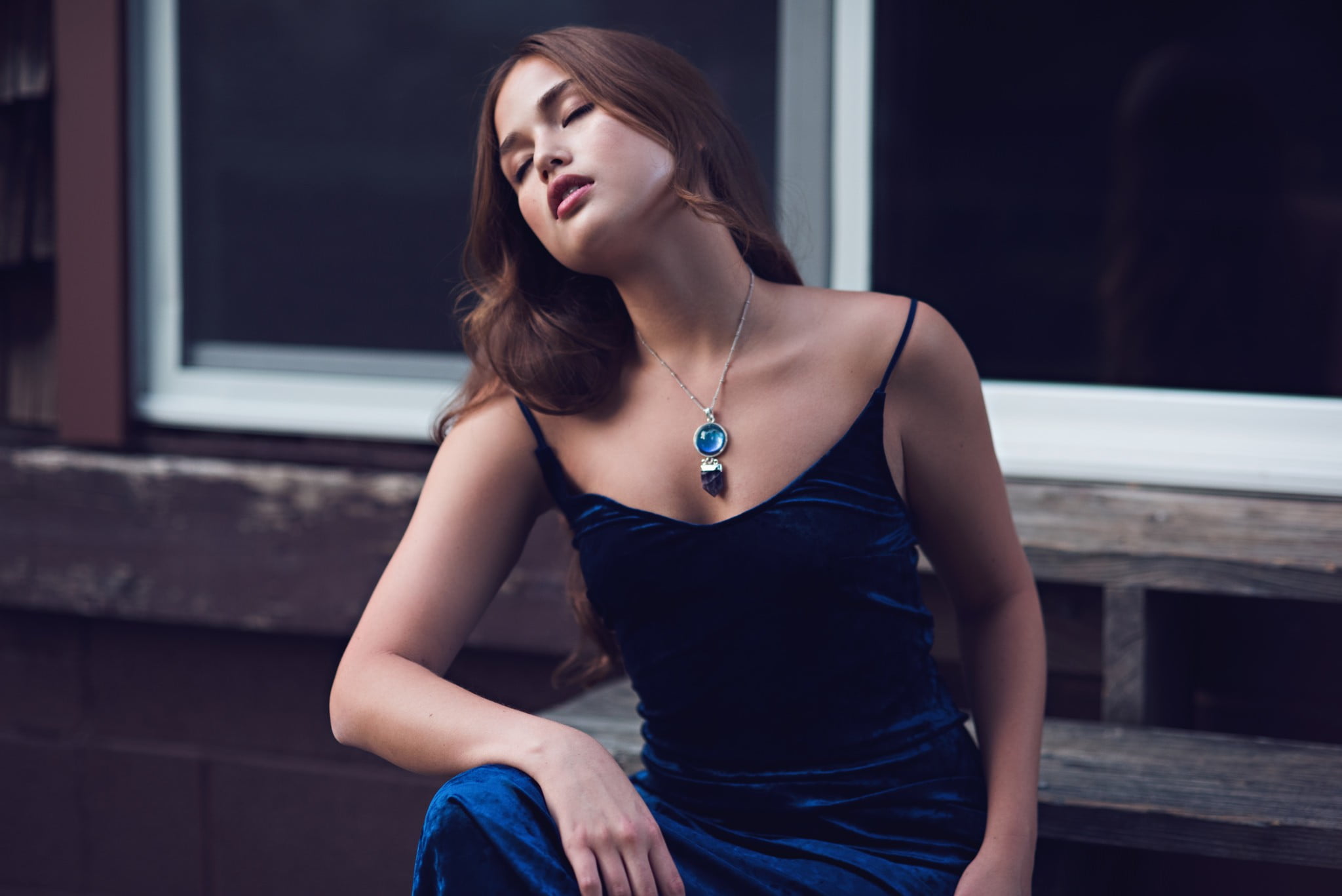 hair, fashion, pearl necklace, lifestyles, adult, young adult, clothing, sitting, beautiful woman, necklace, leisure activity, portrait, beauty, three quarter length, HD Wallpaper