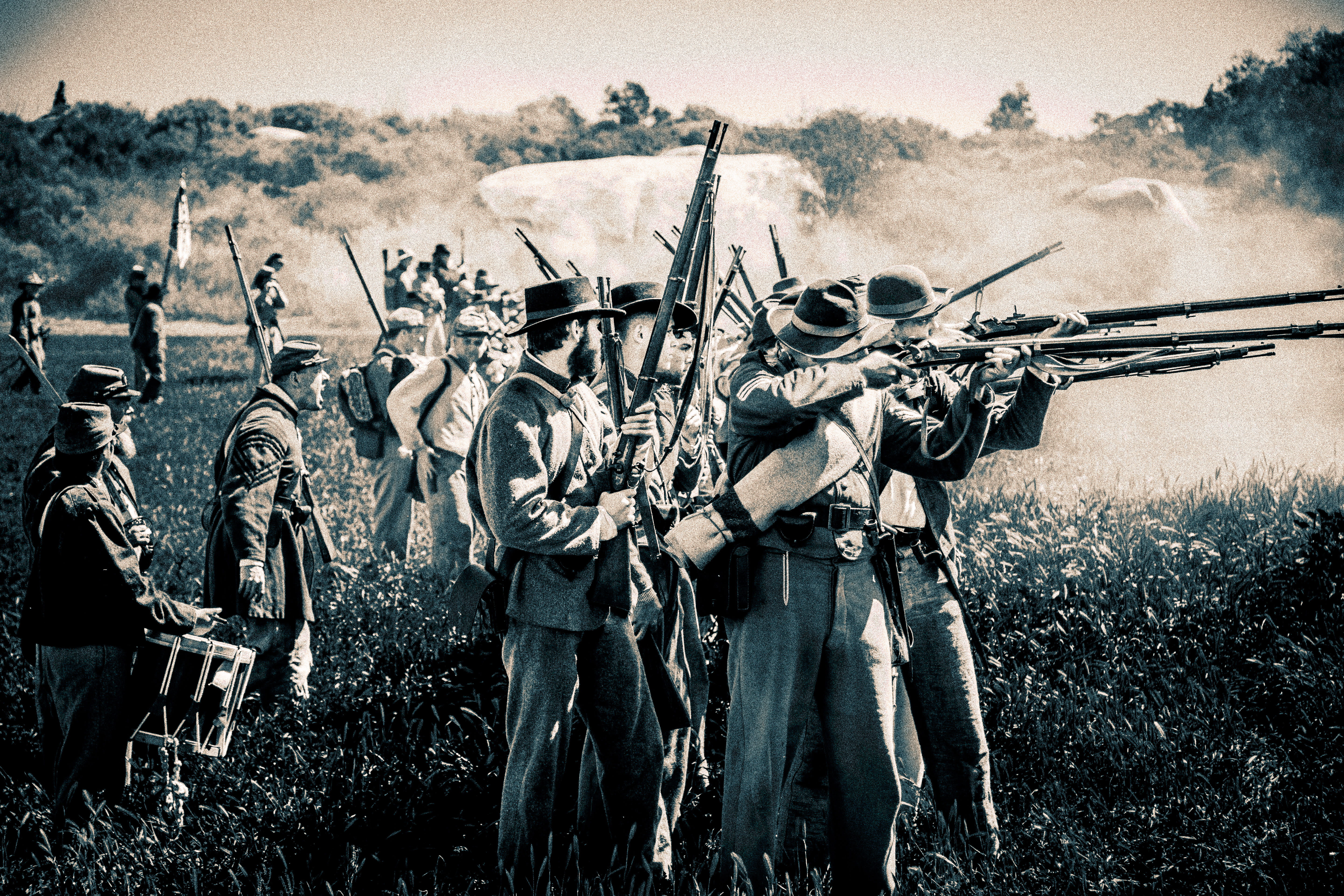 weapon, army soldier, reenactment, antique gas and steam engine museum, outdoors, military, special forces, day, war, blackandwhite, battle, civil war, HD Wallpaper