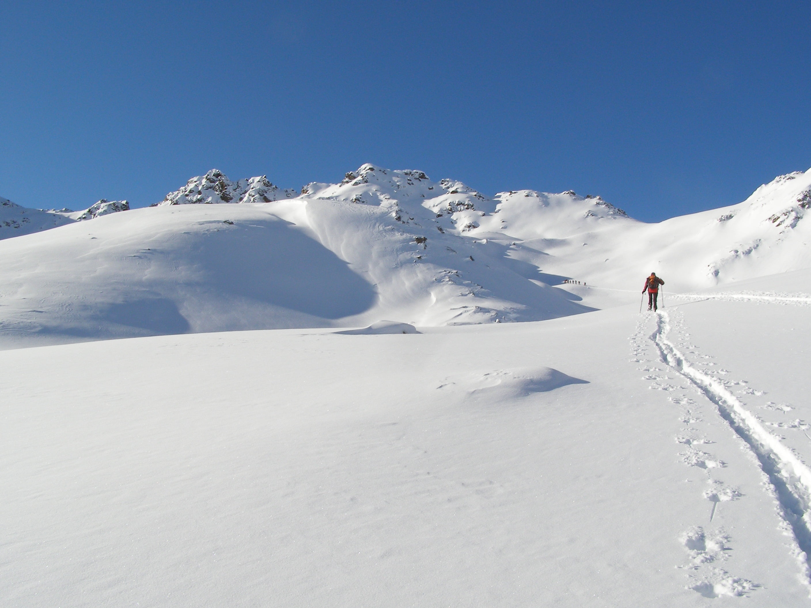 blue, dream day, snowcapped mountain, white color, adventure, day, sky, off-piste, field, deep snow, standing, man, backcountry skiiing, beauty in nature, HD Wallpaper