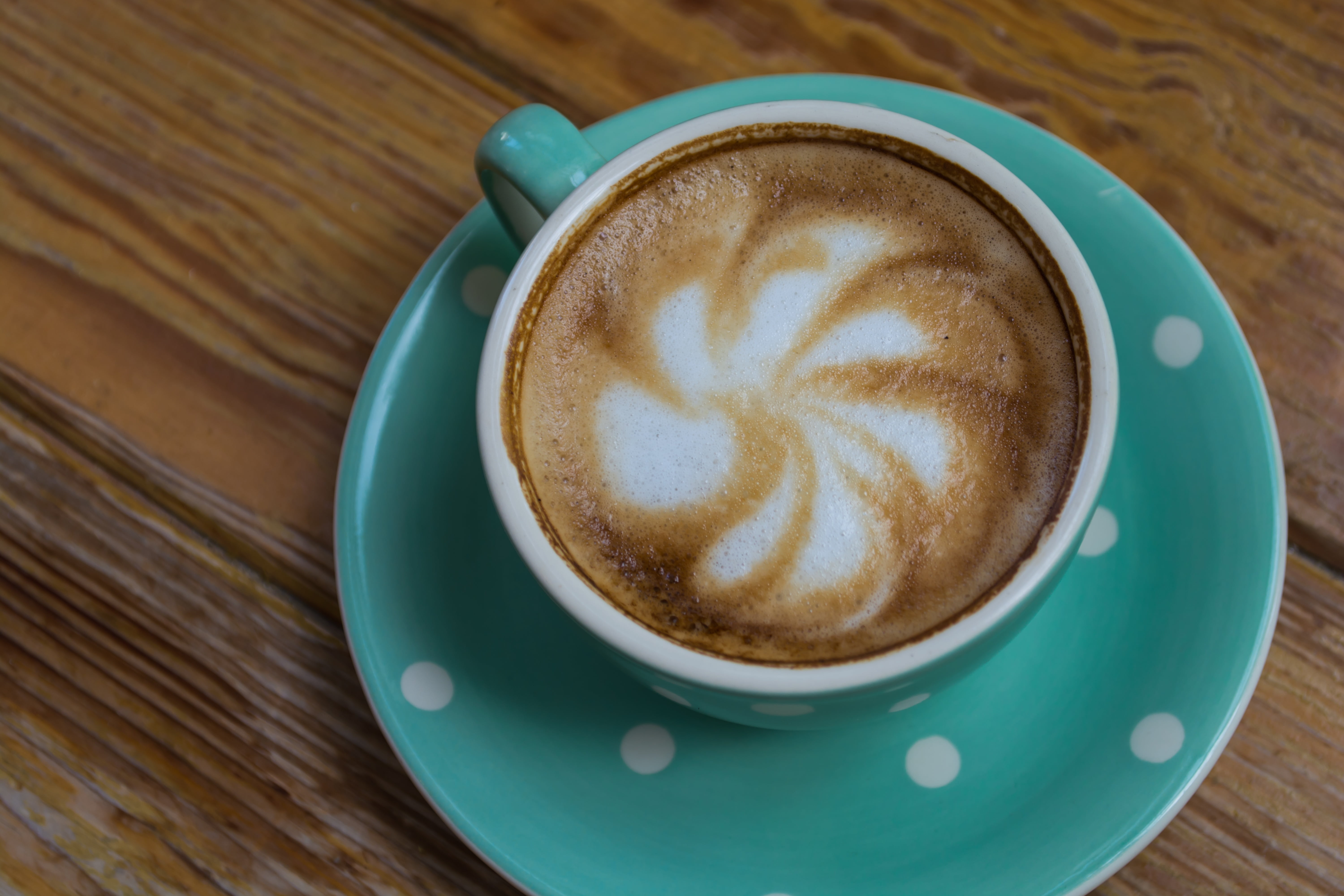 crockery, cafe, backgrounds, tea, close-up, mug, cream, non-alcoholic beverage, drink, latte, espresso, coffee, coffee shop, glass, holidays, white, beverage, HD Wallpaper