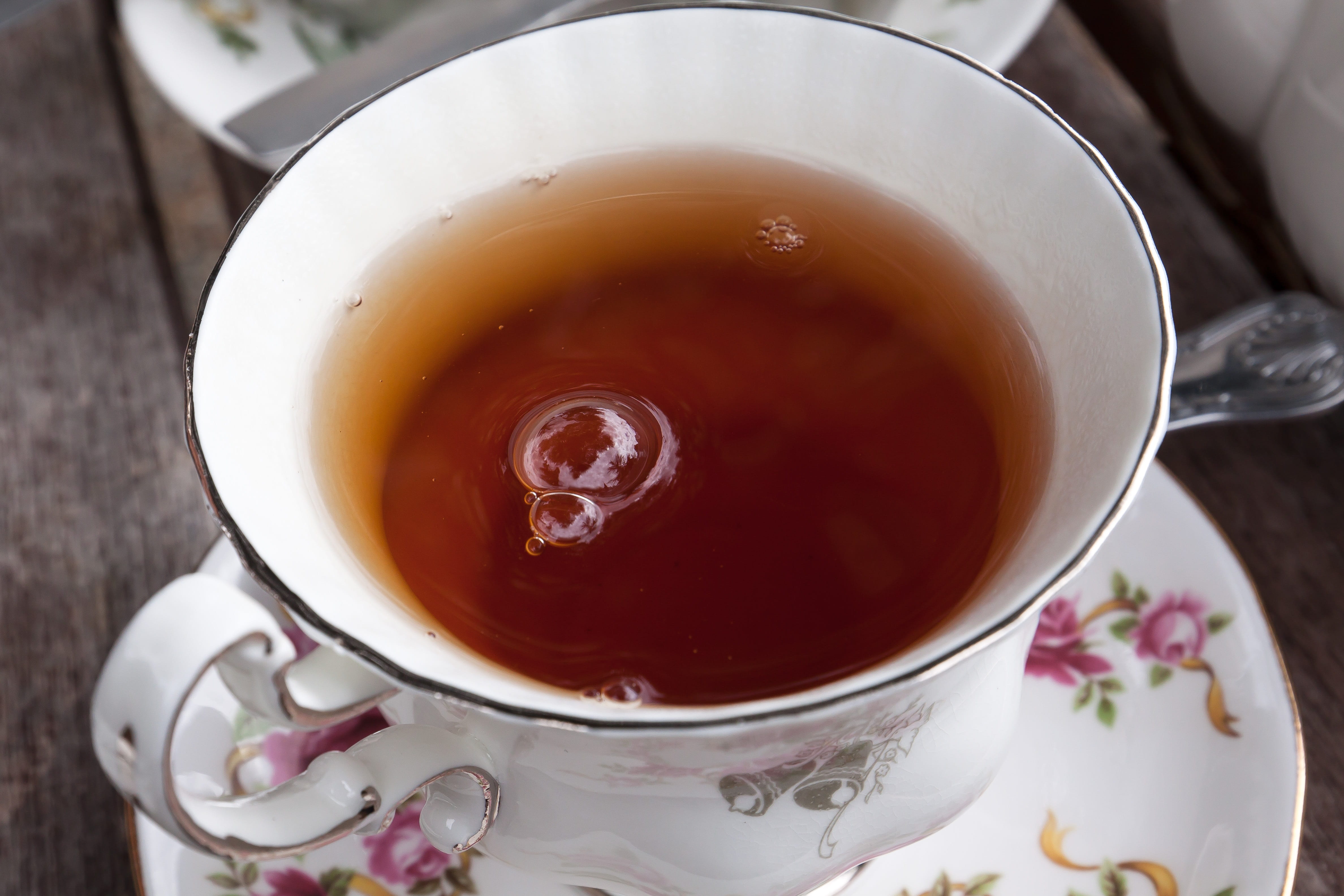 non-alcoholic beverage, out, tea - Hot Drink, black tea, gold edge, no people, floral pattern, refreshment, heat - Temperature, Service, crockery, tea infuser, HD Wallpaper
