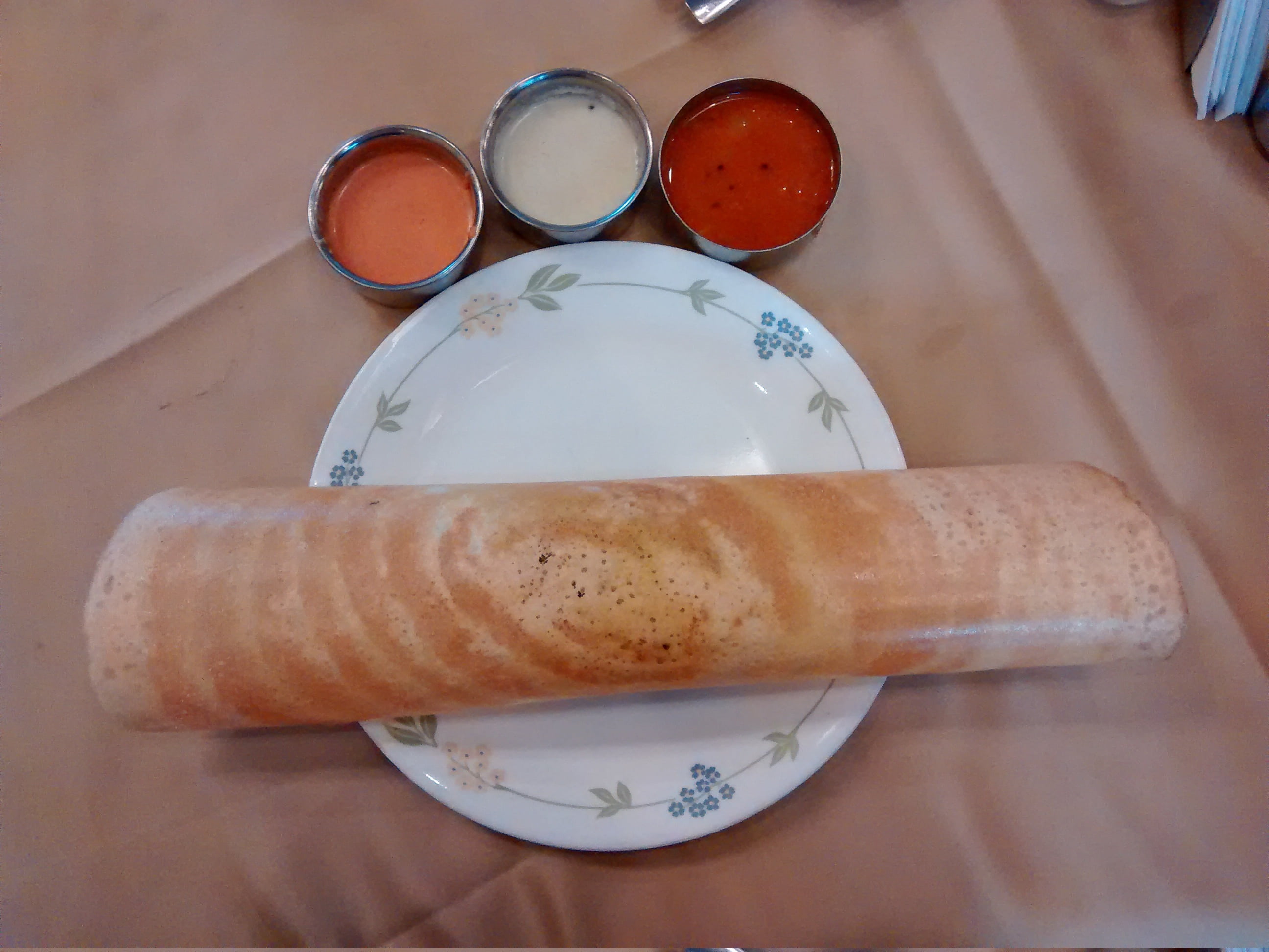 crockery, masala dosa, india, south india, 2K, focus on foreground, indoors, household equipment, high angle view, kitchen utensil, freshness, cup, food and drink, HD Wallpaper