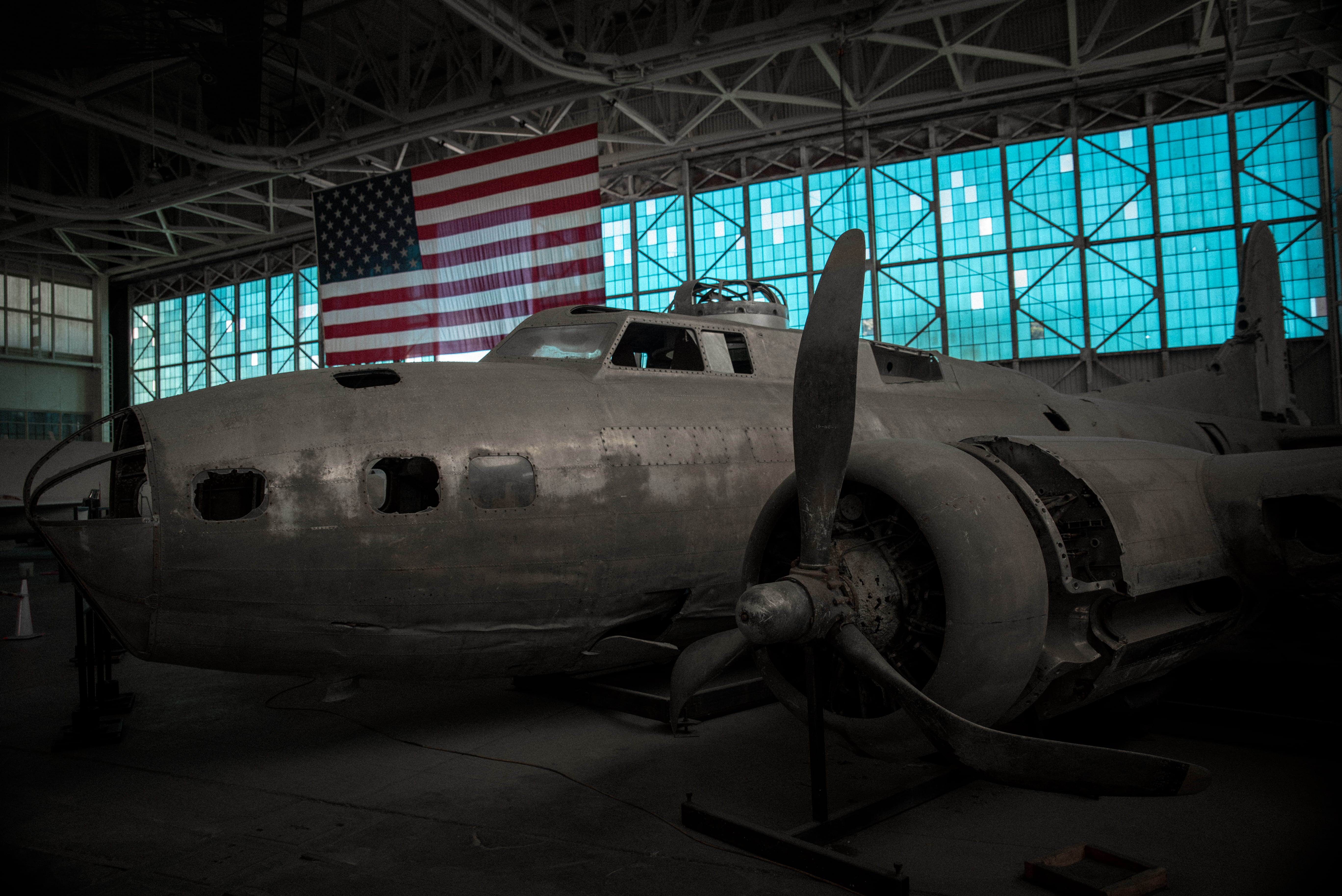 flag, wreckage, run-down, inside, shallow, metal, no people, history, old, pearl harbor, grey, day, focus, abandoned, 5K, gray, architecture, hawaii, industry, HD Wallpaper