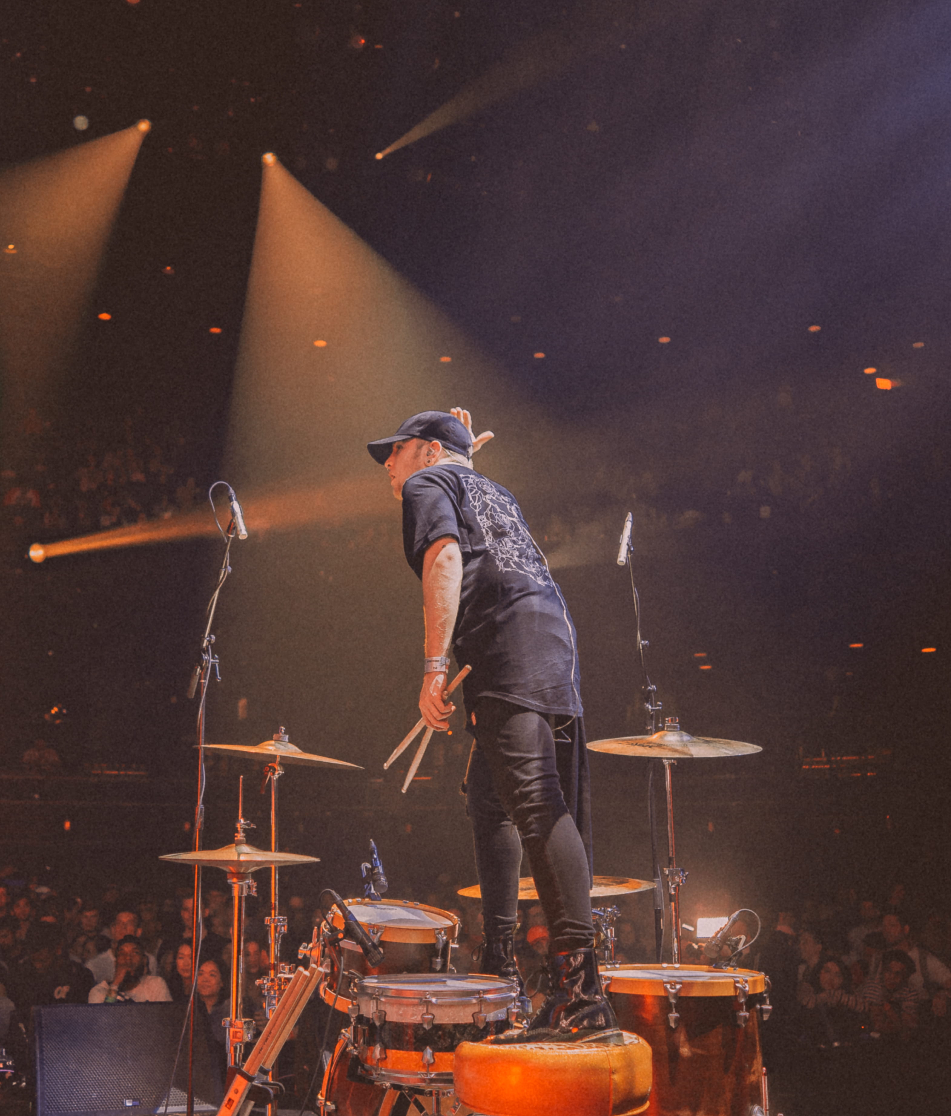 drums, drum, musician, working, lighting, microphone, standing, three quarter length, drummer, musical instrument, holding, lifestyles, night life, illuminated, Phone HD Wallpaper
