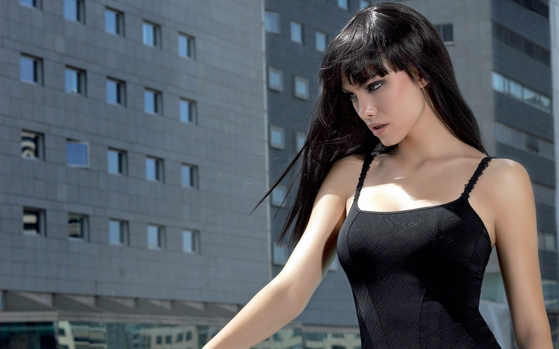outdoors, one person, image girl 1920x1200, skyscraper, architecture, front view, portrait, 1080P, brown hair, hairstyle, office building exterior, built structure, HD Wallpaper