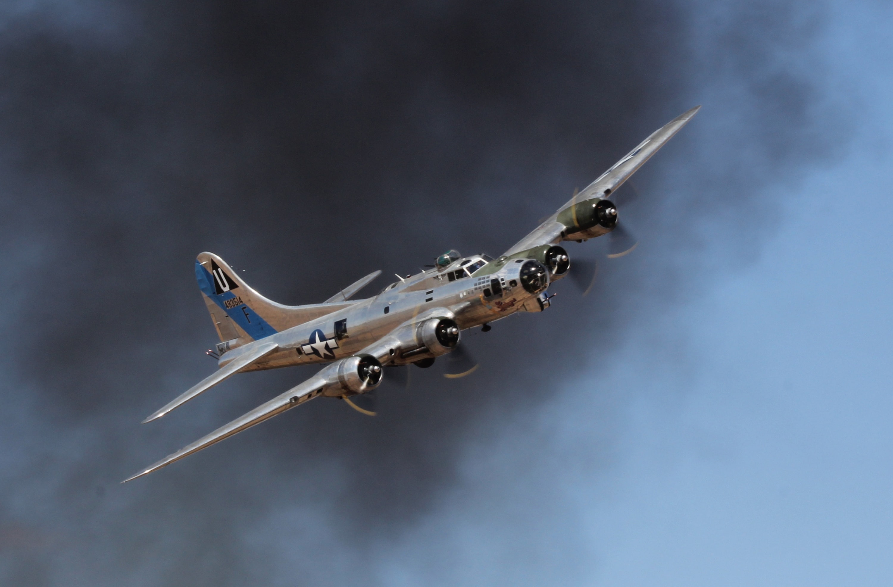 ominous, no people, on the move, Wing, military airplane, mid-air, Vintage, 44-83514, Sentimental Journey, 1944, fighter plane, journey, plane, B-17G, day, HD Wallpaper
