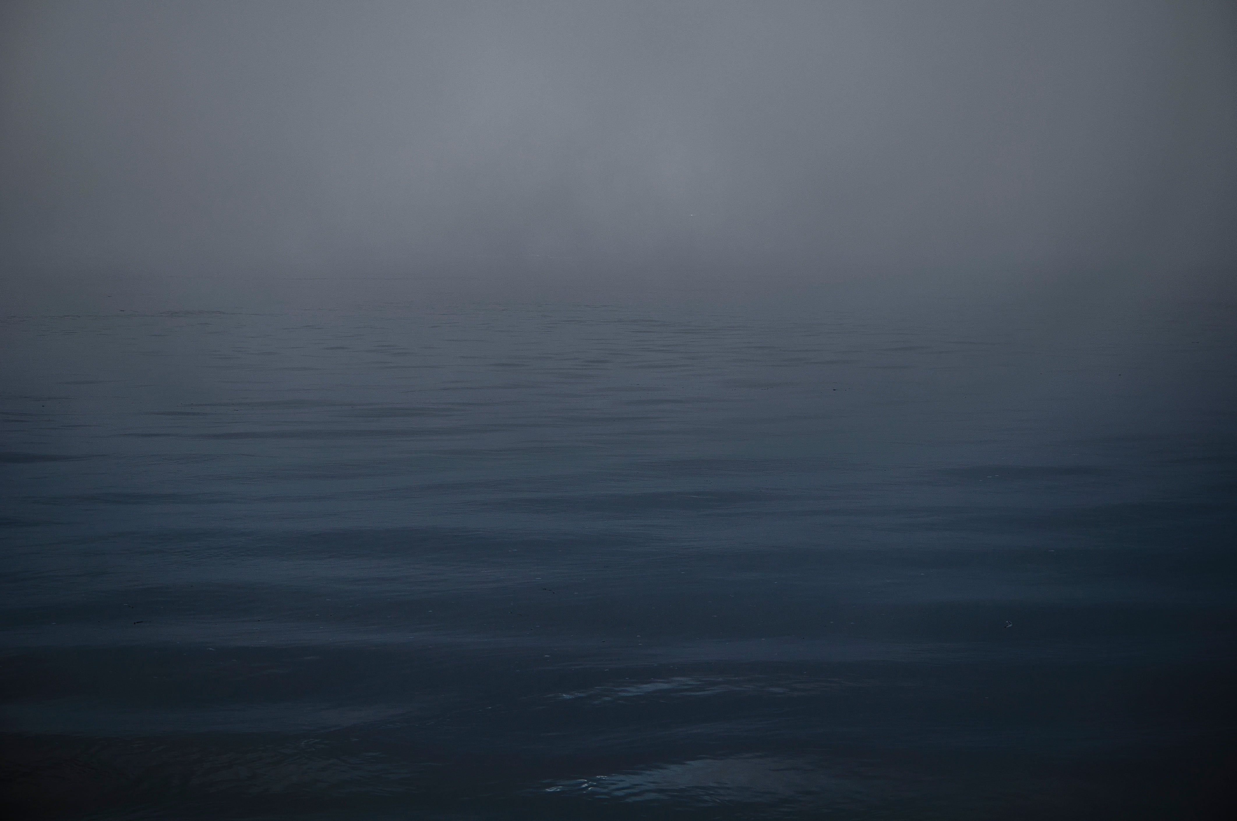 rippled, full frame, textured effect, 4K, ocean, dark, backgrounds, tranquility, idyllic, cloud - sky, smoke, motion, waterfront, storm, covered, sea, HD Wallpaper