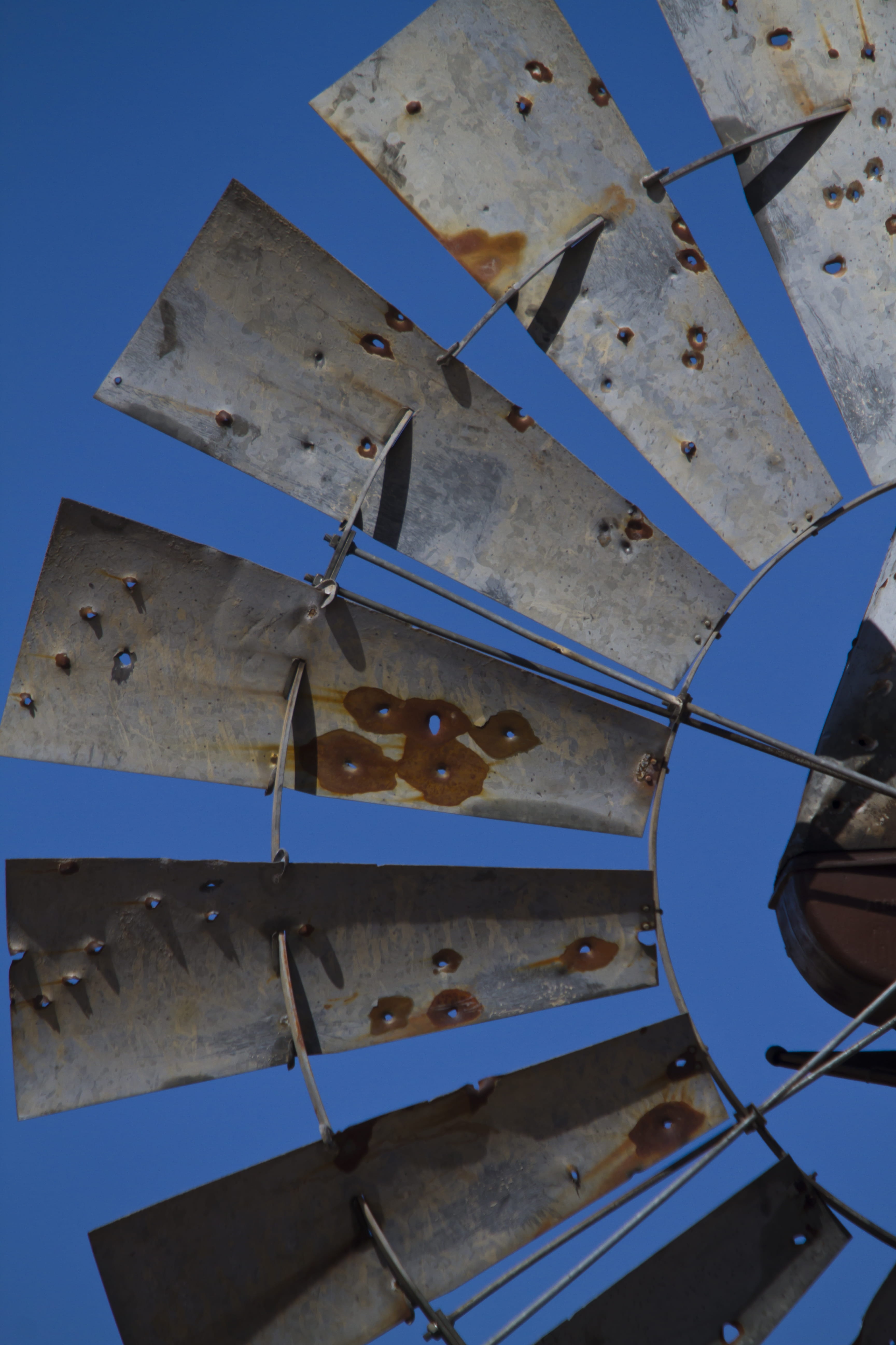 directly below, full frame, pattern, nature, architecture, blue, backgrounds, geometric shape, old, outdoors, close-up, las cruces, vandalism, metal, united states, Phone HD Wallpaper