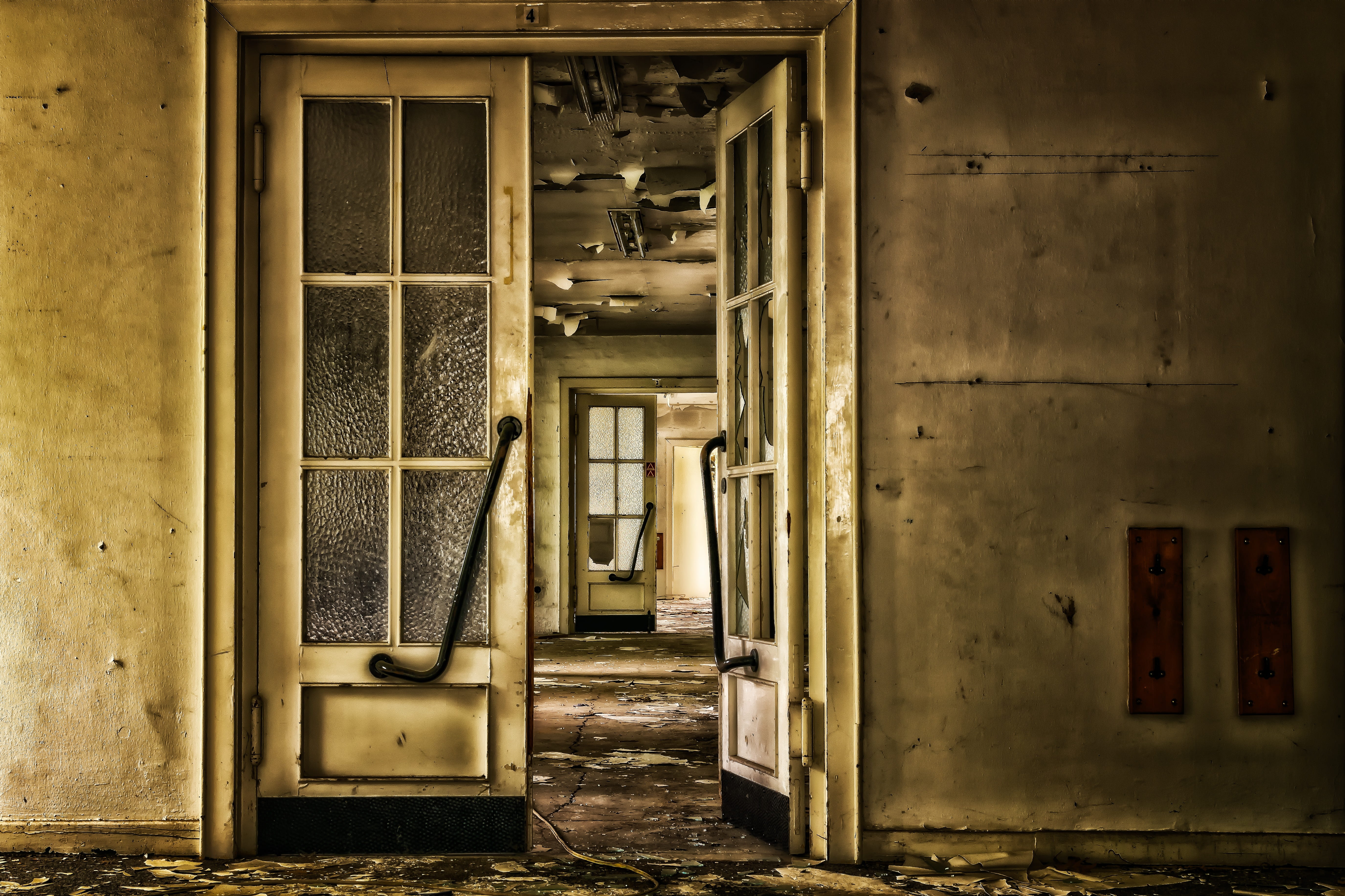 old, architecture, decline, open, run-down, glass, no people, old door, schwungtür, door, wall - building feature, passage, dilapidated, deterioration, HD Wallpaper
