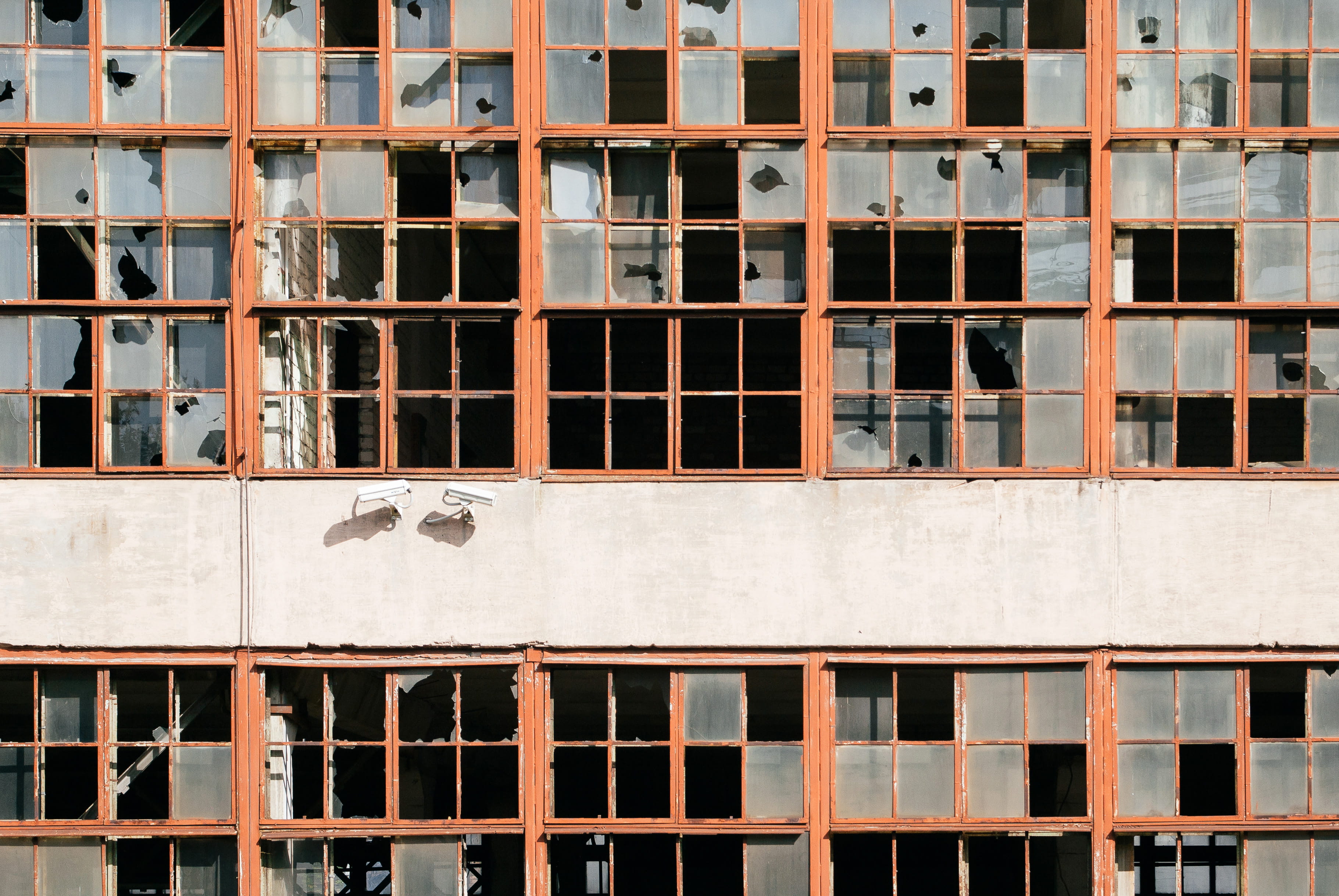 danger, breaking, industrial, glass - material, construction industry, damage, broken, grid, manufacturing, factory, glass, apartment, watching, backgrounds, HD Wallpaper