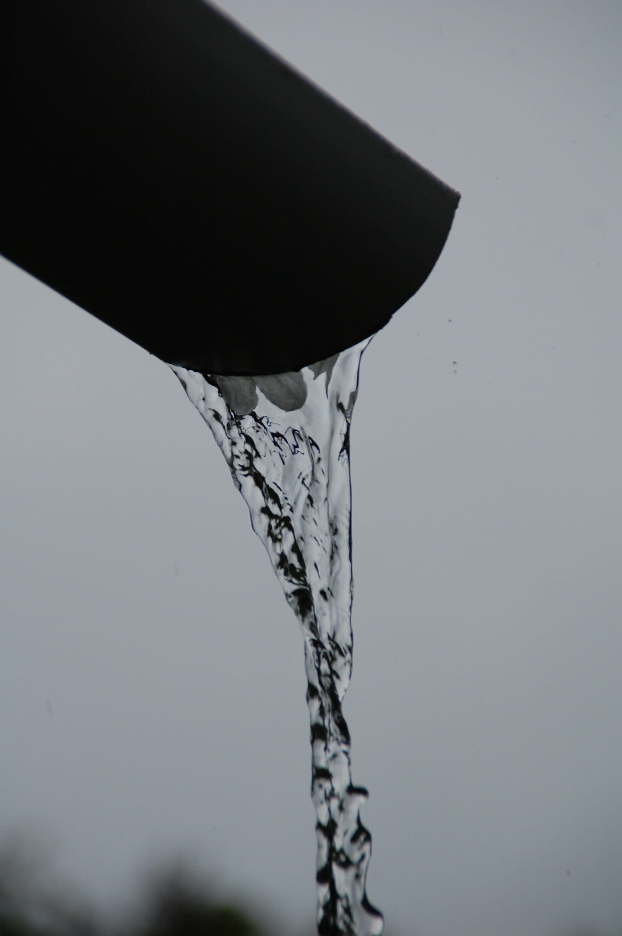 pouring, beauty in nature, downspout, icicle, clear sky, Rain, black, spout, drain, sky, copy space, Flow, water, tranquility, galvanized, low angle view, Phone HD Wallpaper