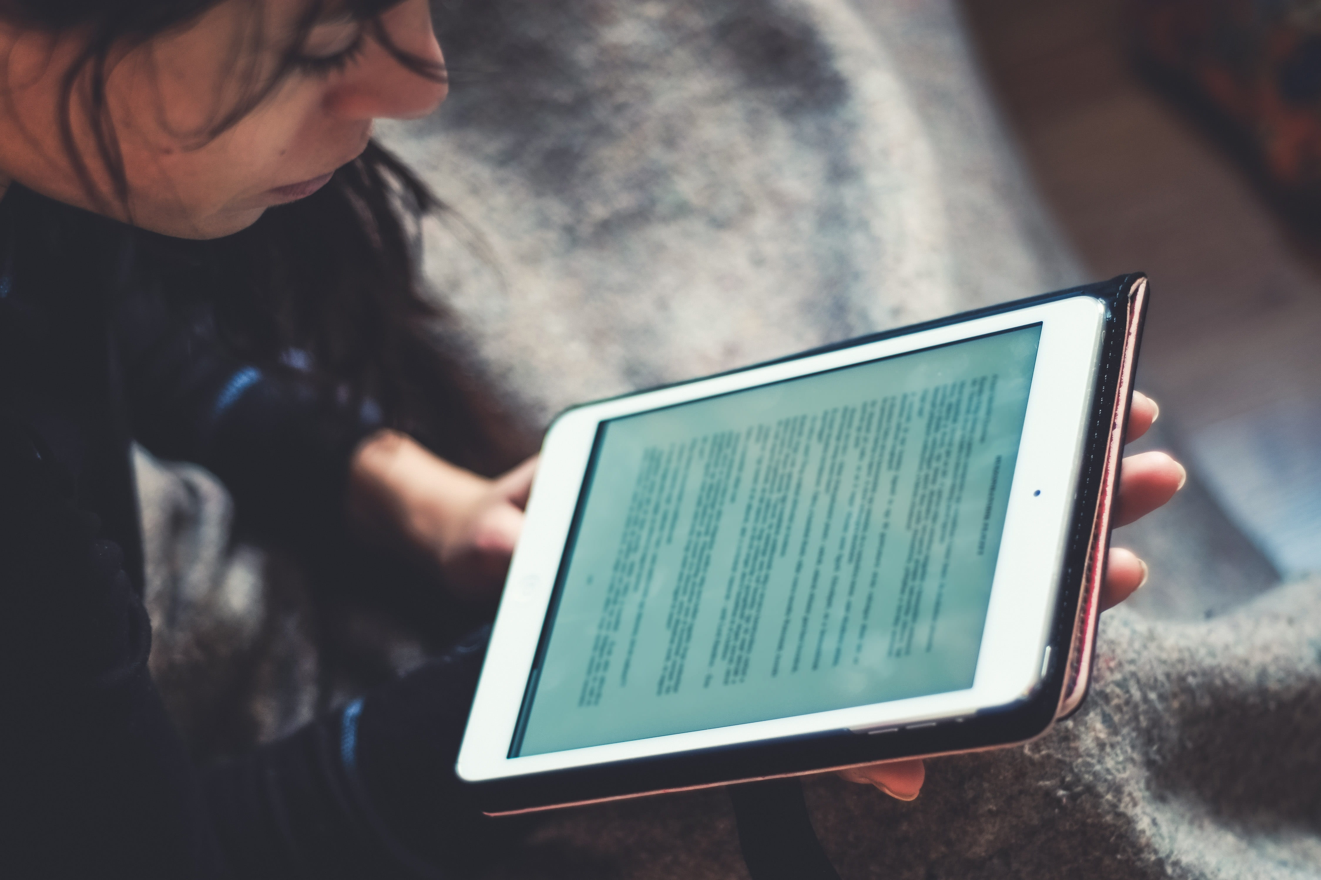 wireless technology, read, modern, digital tablet, technology, internet, e-learning, study, knowledge, holding, learn, mockup, touch, information, lifestyles, HD Wallpaper