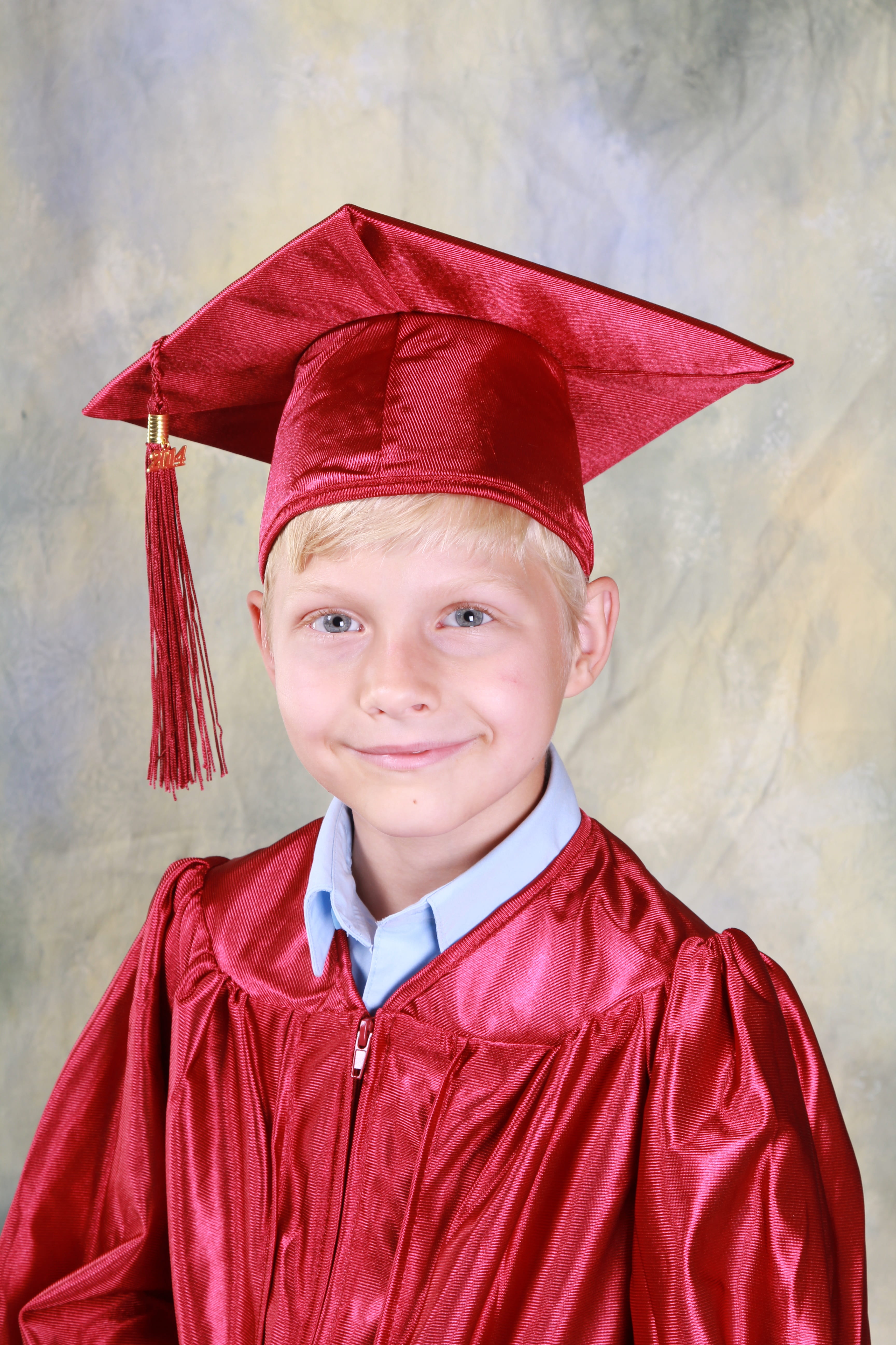graduation gown, graduation, education, portrait, academic achievement, diploma, silk, gown, kindergarten, innocence, kid, boys, mortarboard, one person, Phone HD Wallpaper